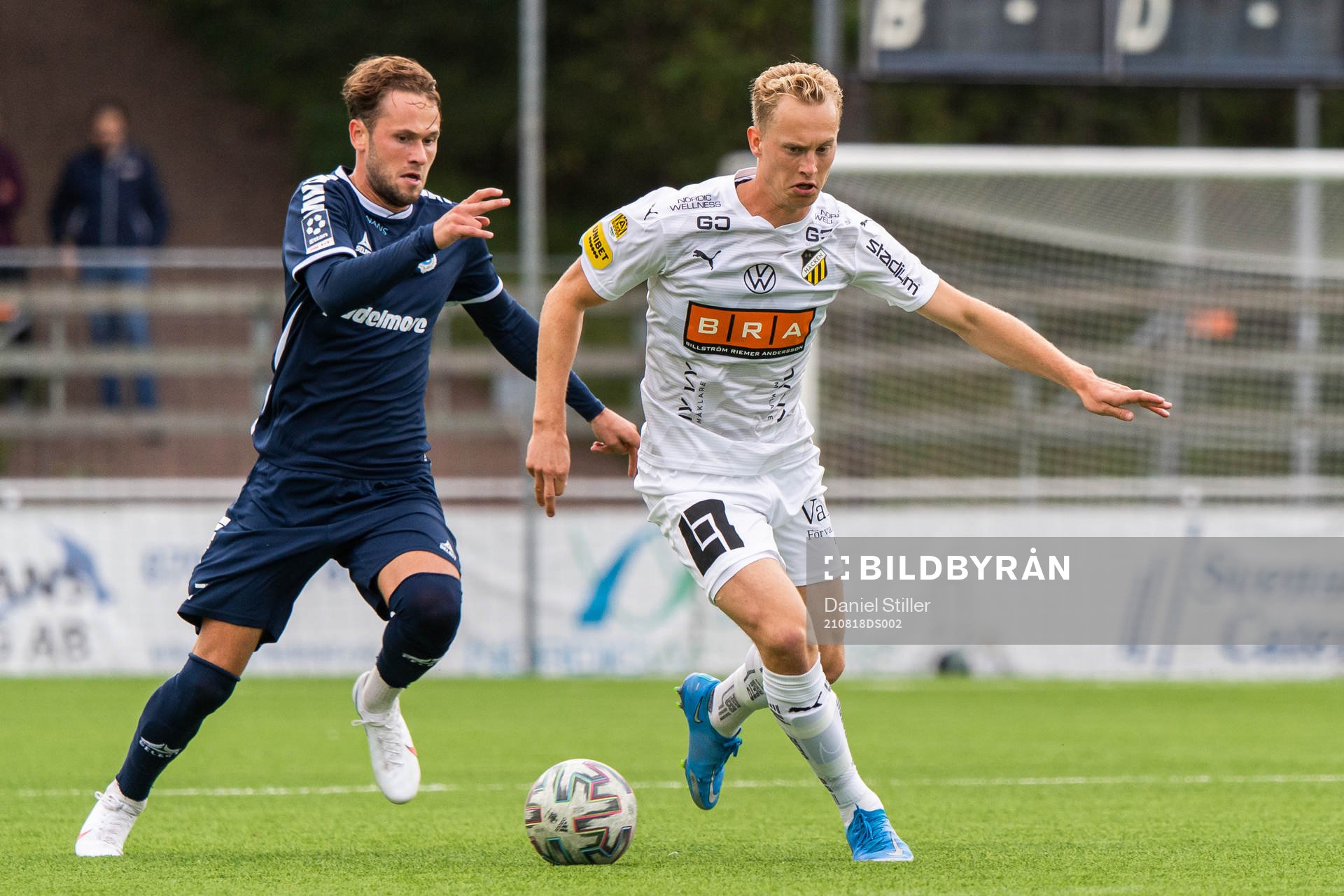 Utsiktens Andreas Öhman och Häckens Gustav Berggren under fotbollsmatchen i Svenska Cupen mellan Utsikten och Häcken den 18 augusti 2021 i Göteborg.