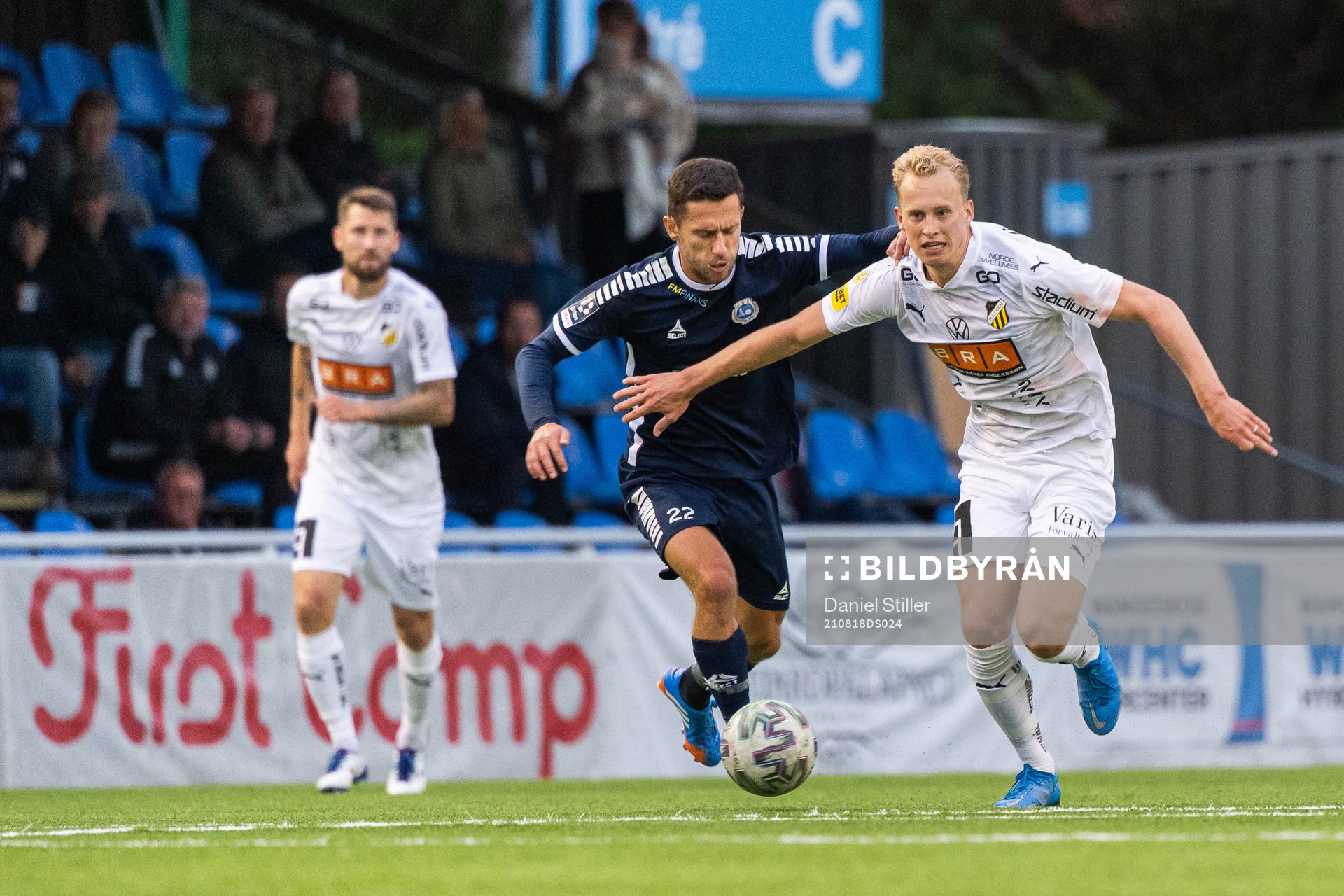 Utsiktens Predrag Randelovic och Häckens Gustav Berggren