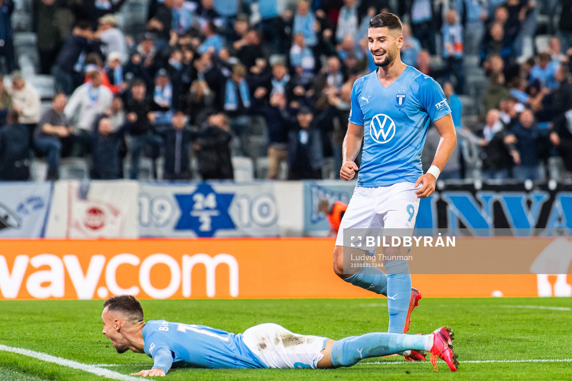 Veljko Birmancevic of Malmö FF celebrates next to Antonio