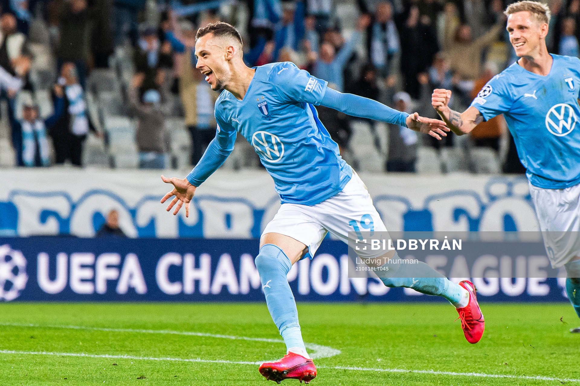 Veljko Birmancevic of Malmö FF celebrates scoring 1-0