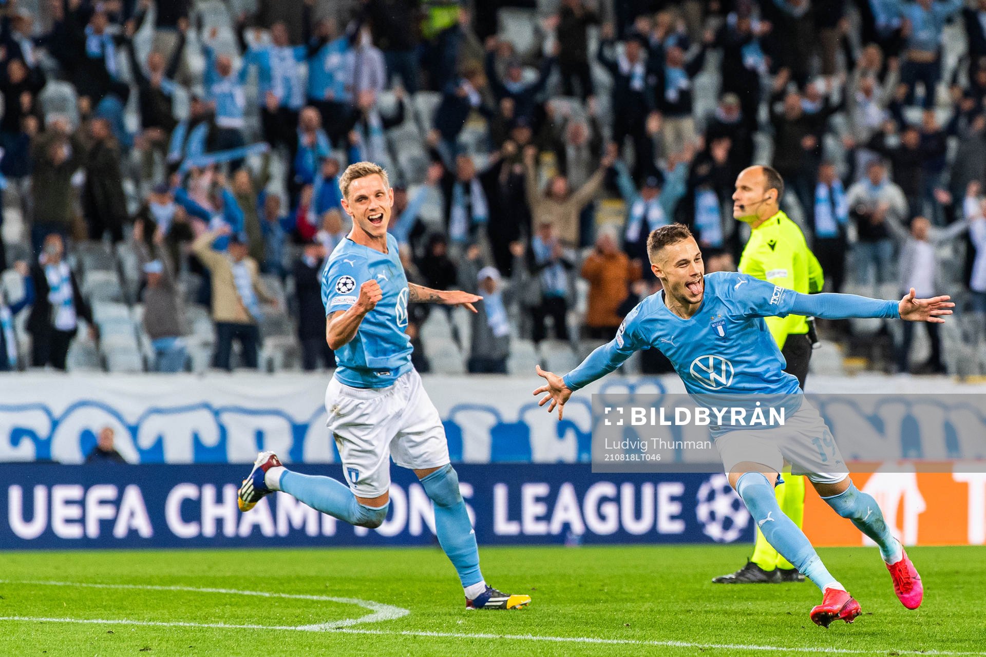 Veljko Birmancevic of Malmö FF celebrates scoring 1-0