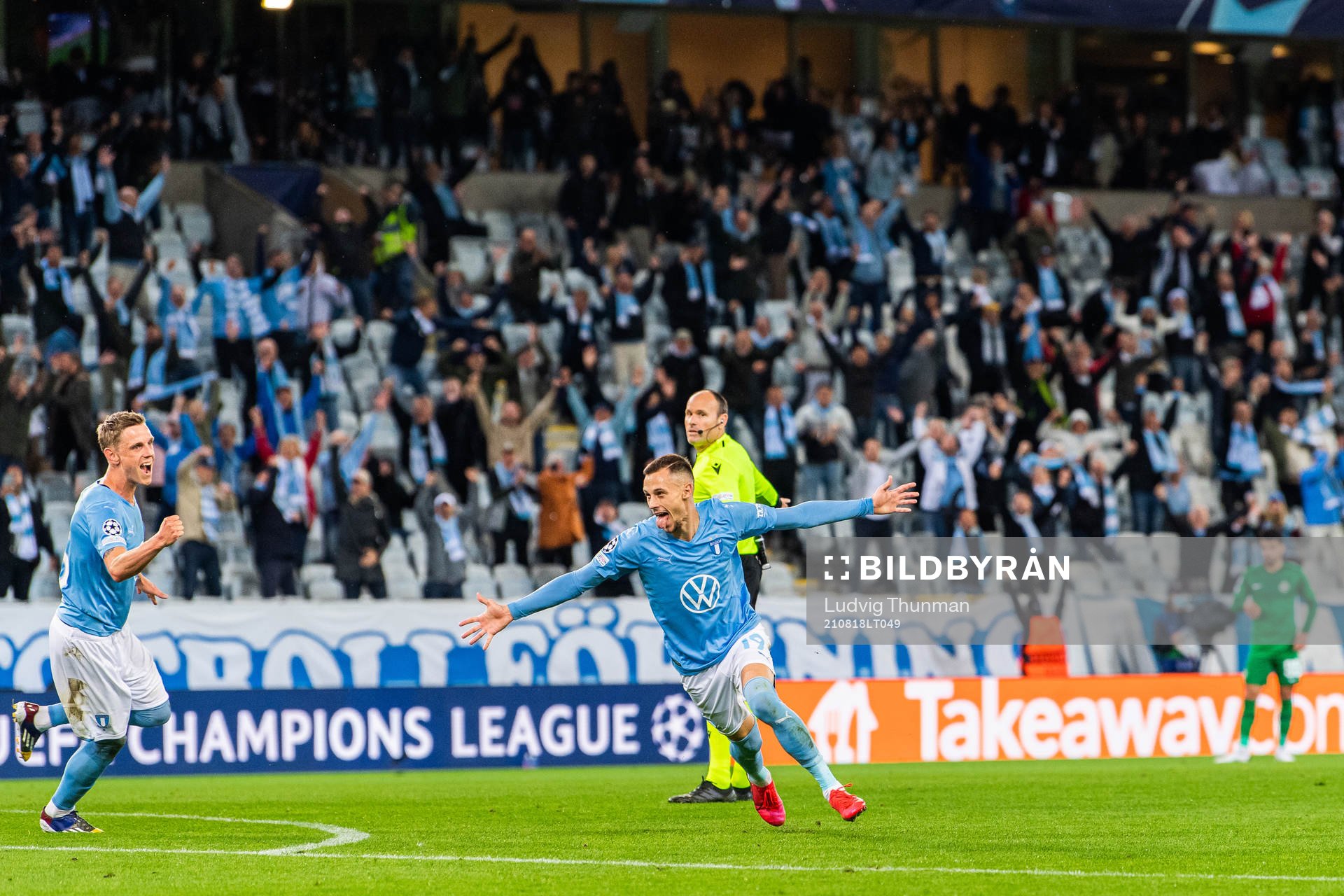 Veljko Birmancevic of Malmö FF celebrates scoring 1-0