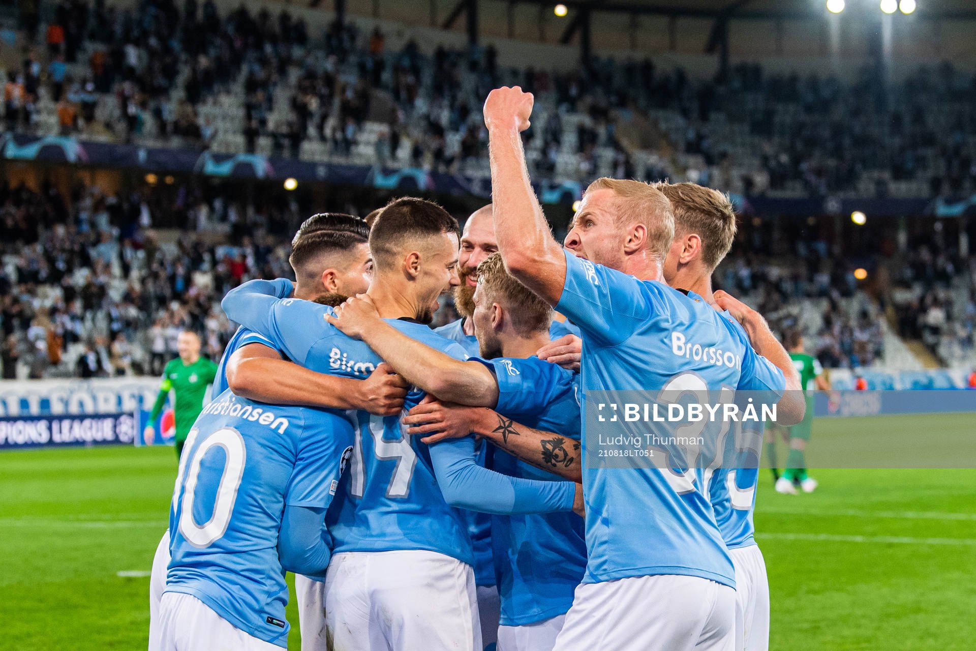 Franz Brorsson of Malmö FF celebrates with team mates after Veljko Birmancevic scored 1-0 during the UEFA Champions League playoff match between Malmö FF and Ludogorets on August 18, 2021 in Malmö.