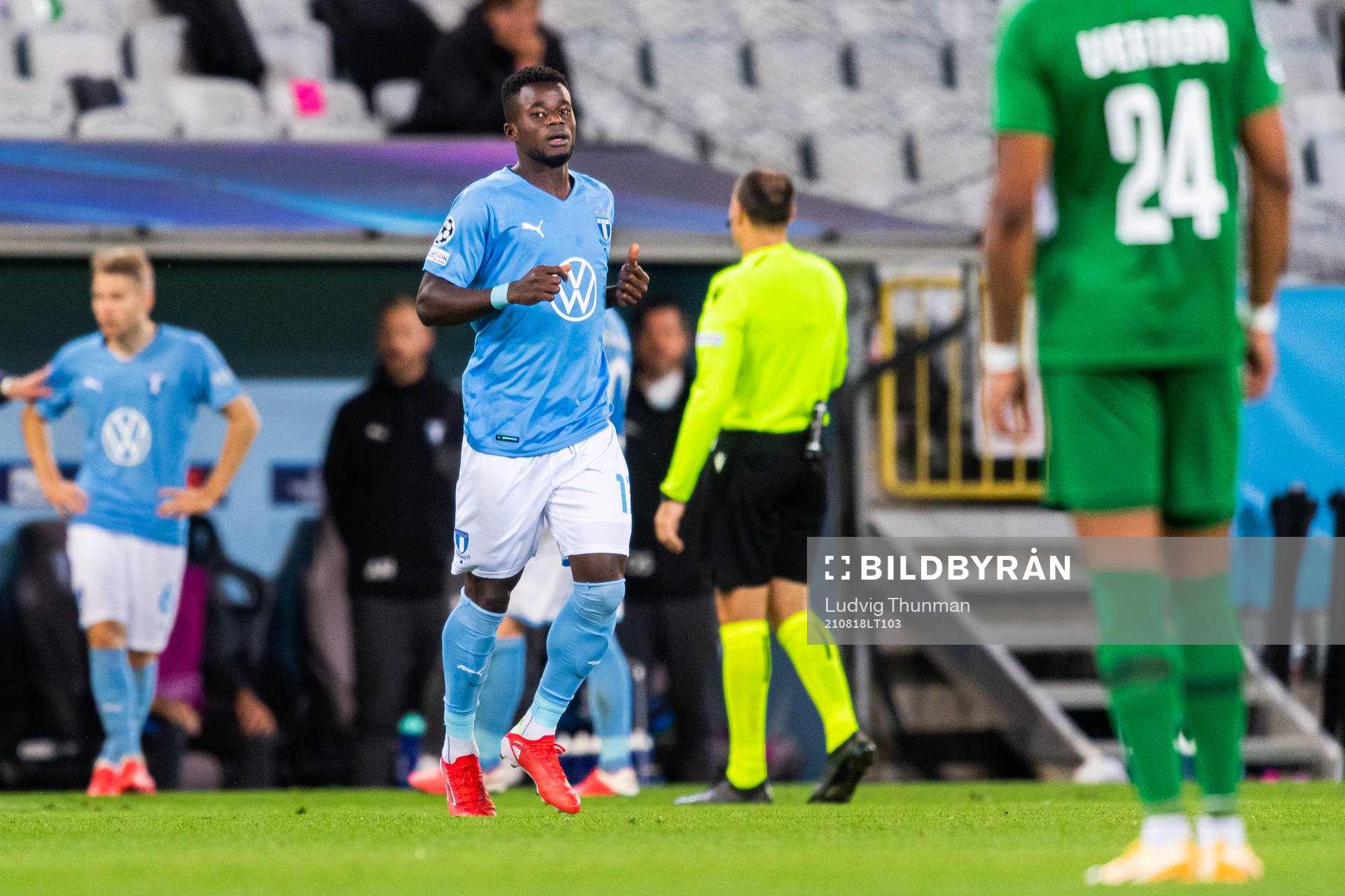 Malik Abubakari of Malmö FF enters the pitch