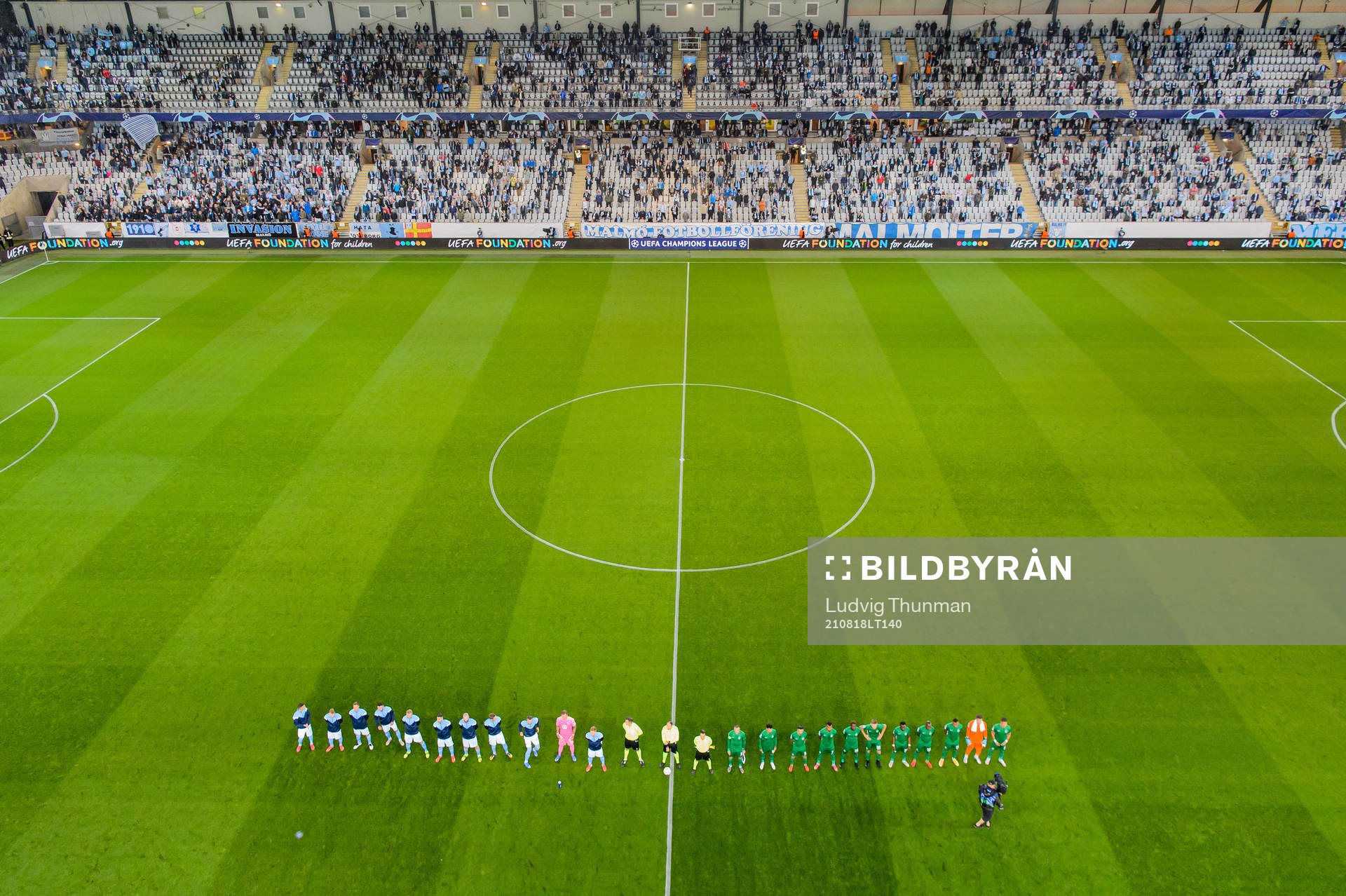 Players line up