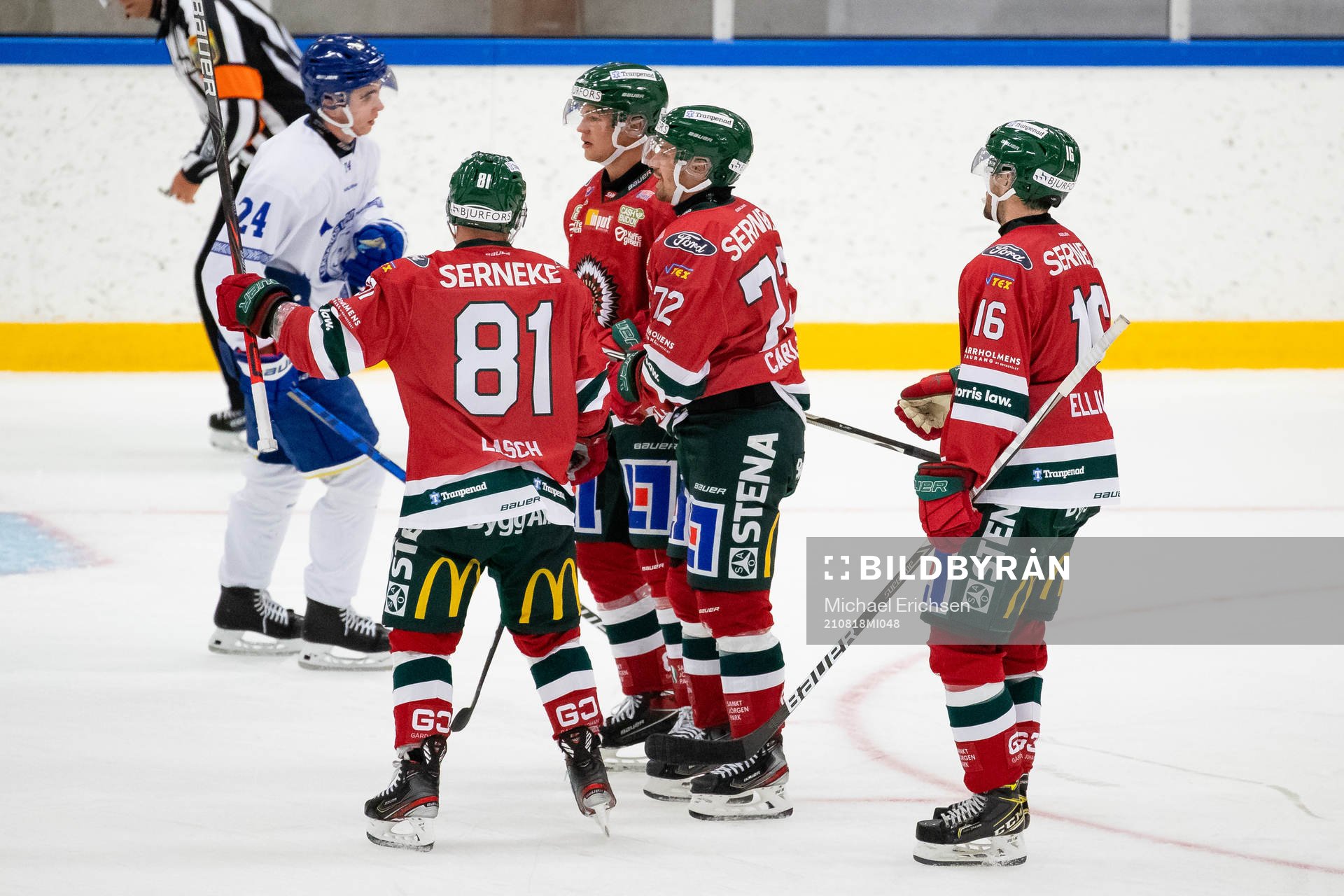 Frölundas Patrik Carlsson jublar med lagkamrater