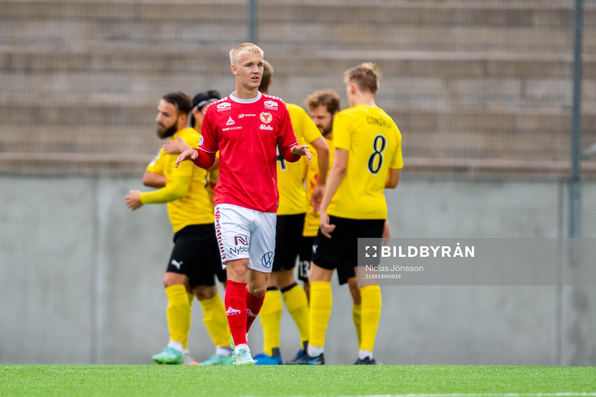 Kalmars Carl Gustafsson  deppar