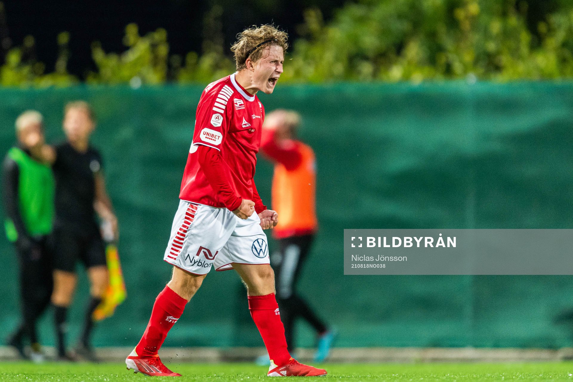 Kalmars Victor Backman jublar
