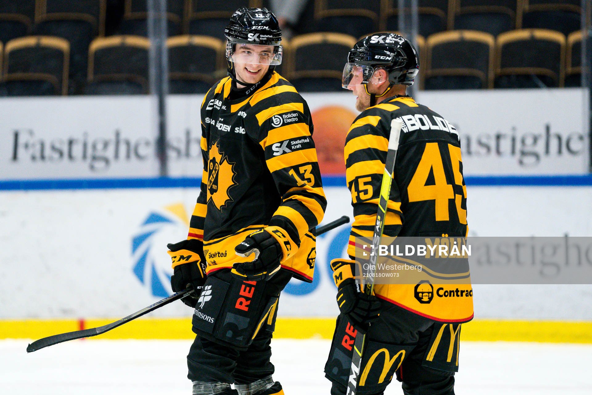 Skellefteås Stefan Loibl och Oscar Möller  jublar