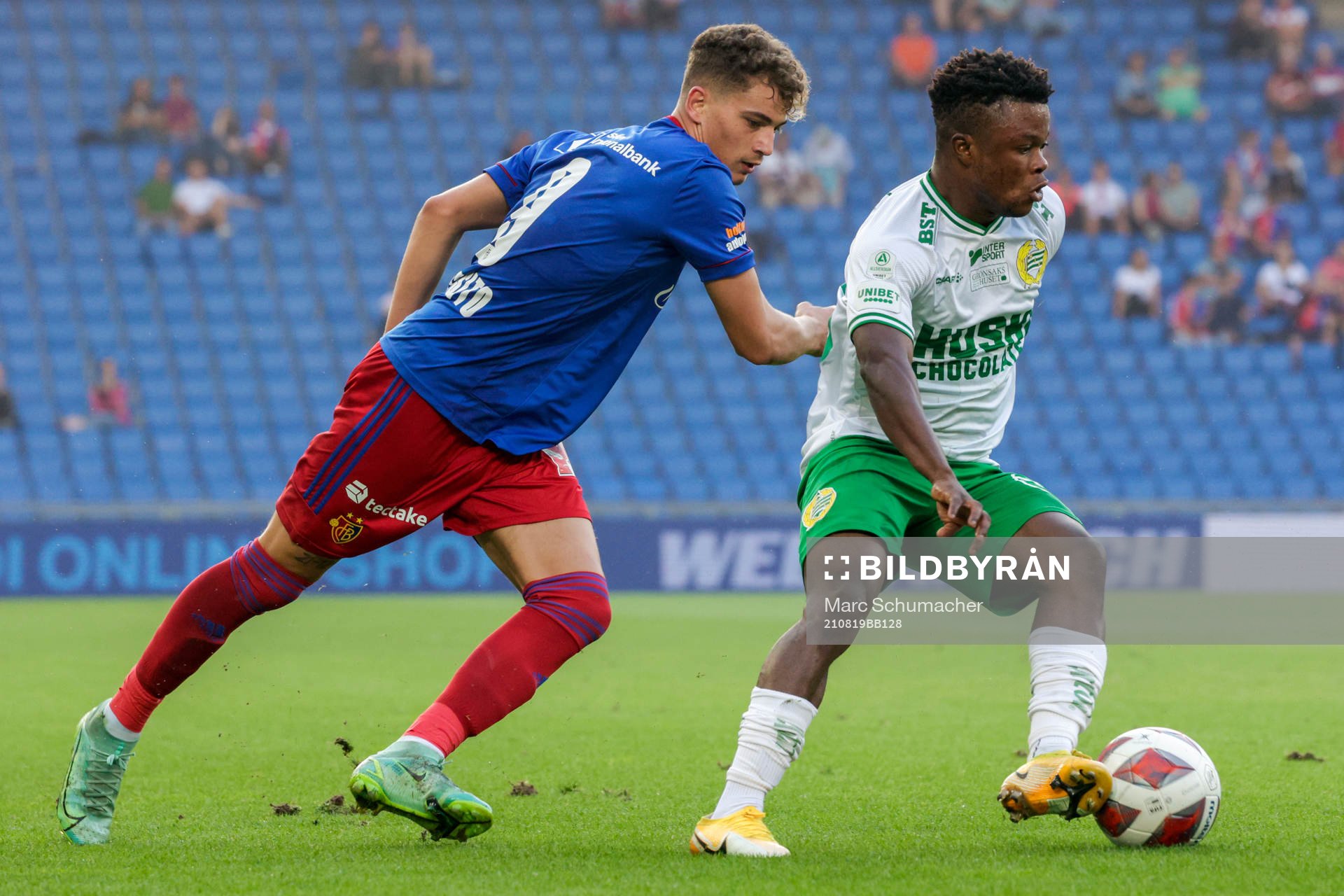 Sebastiano Esposito of Basel and Akinkunmi Amoo of Hammarby