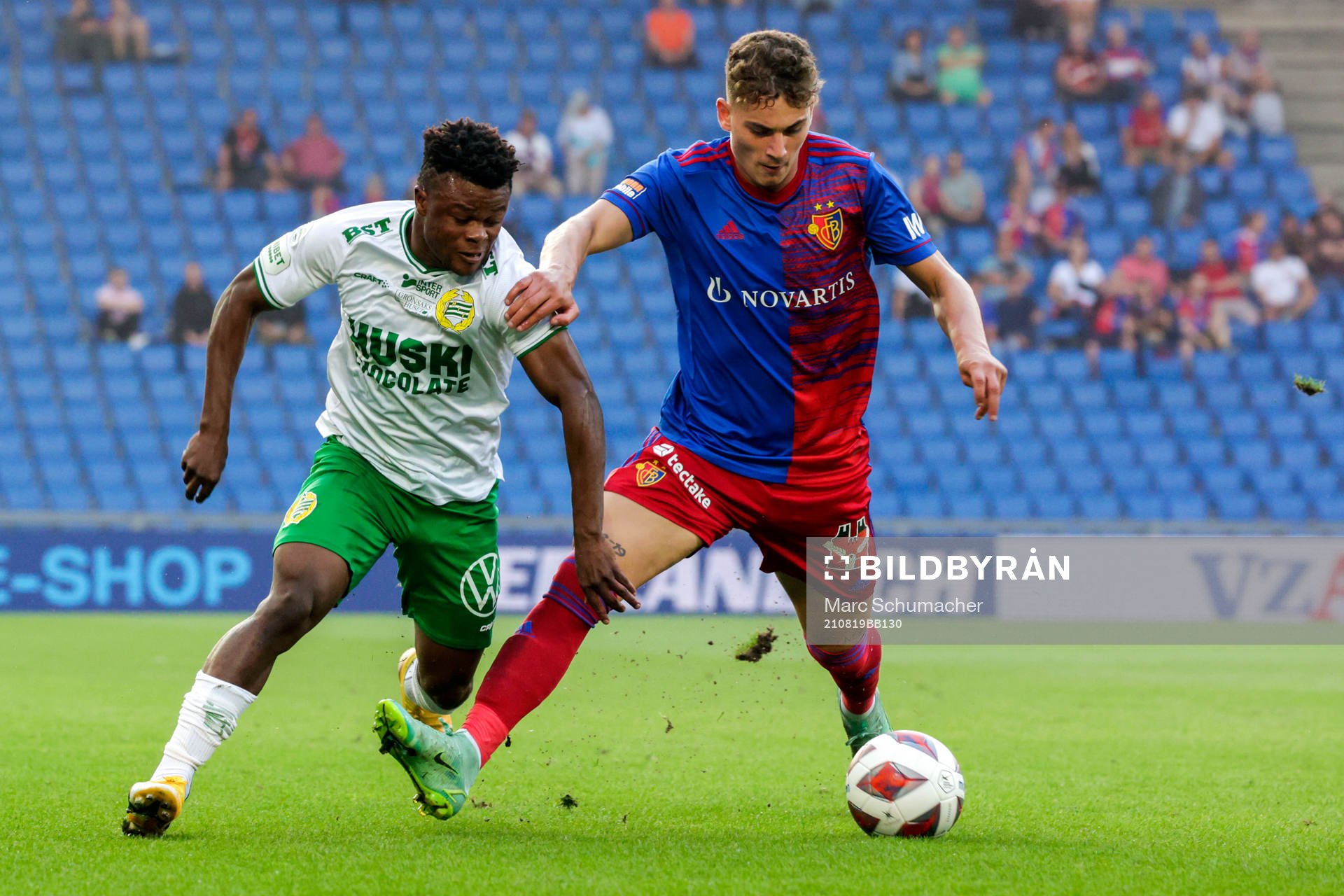 Sebastiano Esposito of Basel and Akinkunmi Amoo of Hammarby