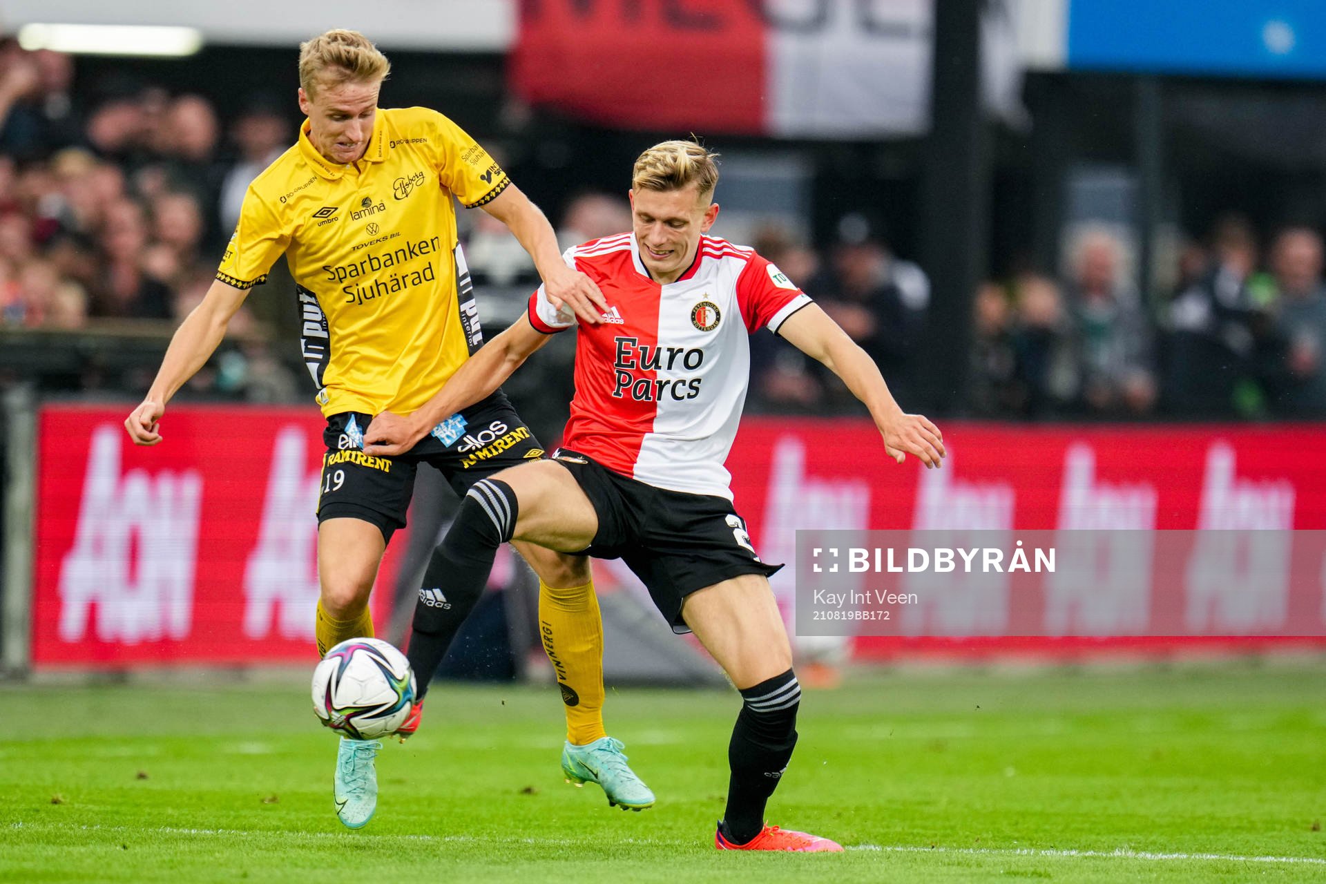 Marcus Pedersen of Feyenoord andJeppe Okkels of Elfsborg