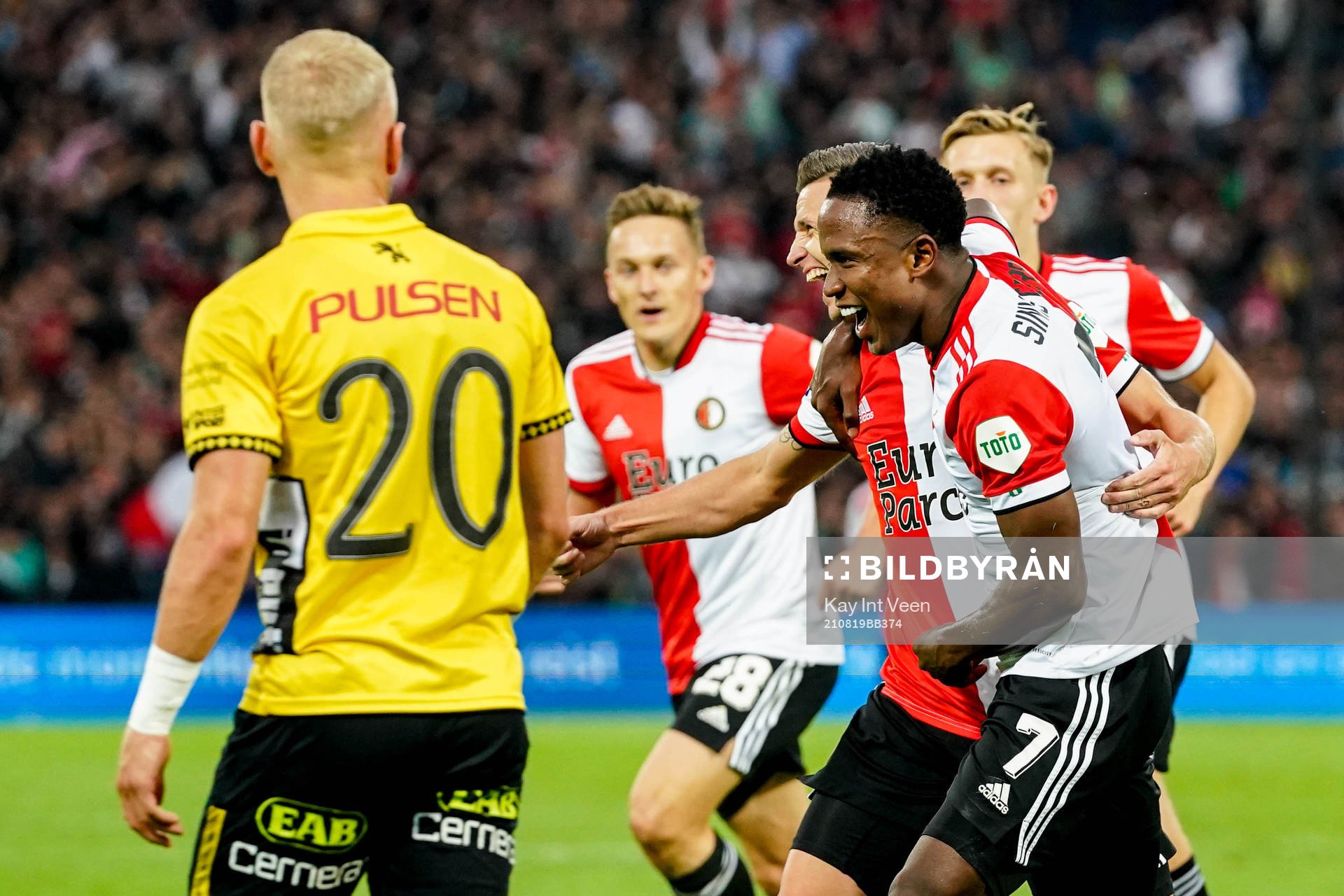 Luis Sinisterra of Feyenoord celebrates