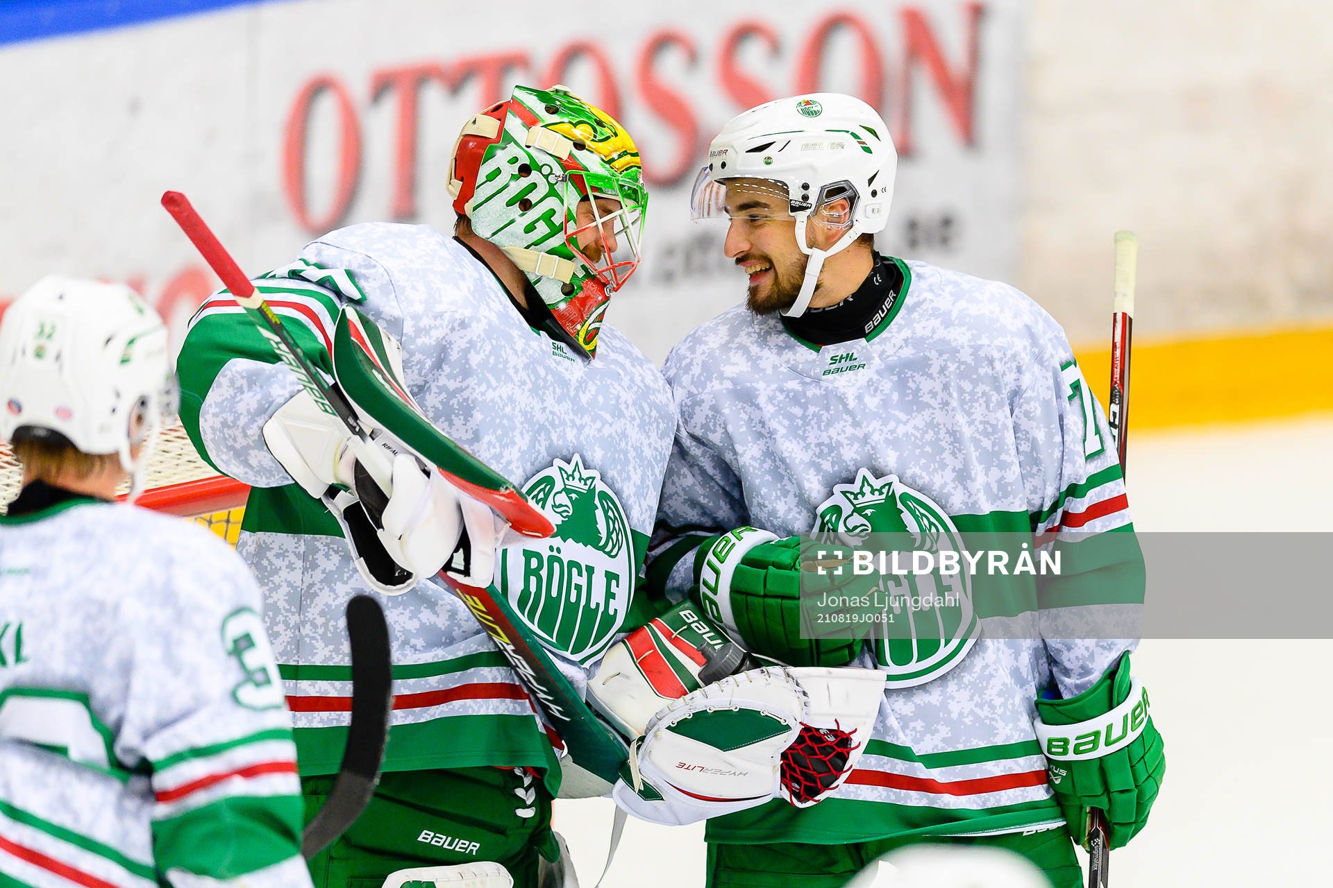 Rögles målvakt Christoffer Rifalk och Robert Lantosi