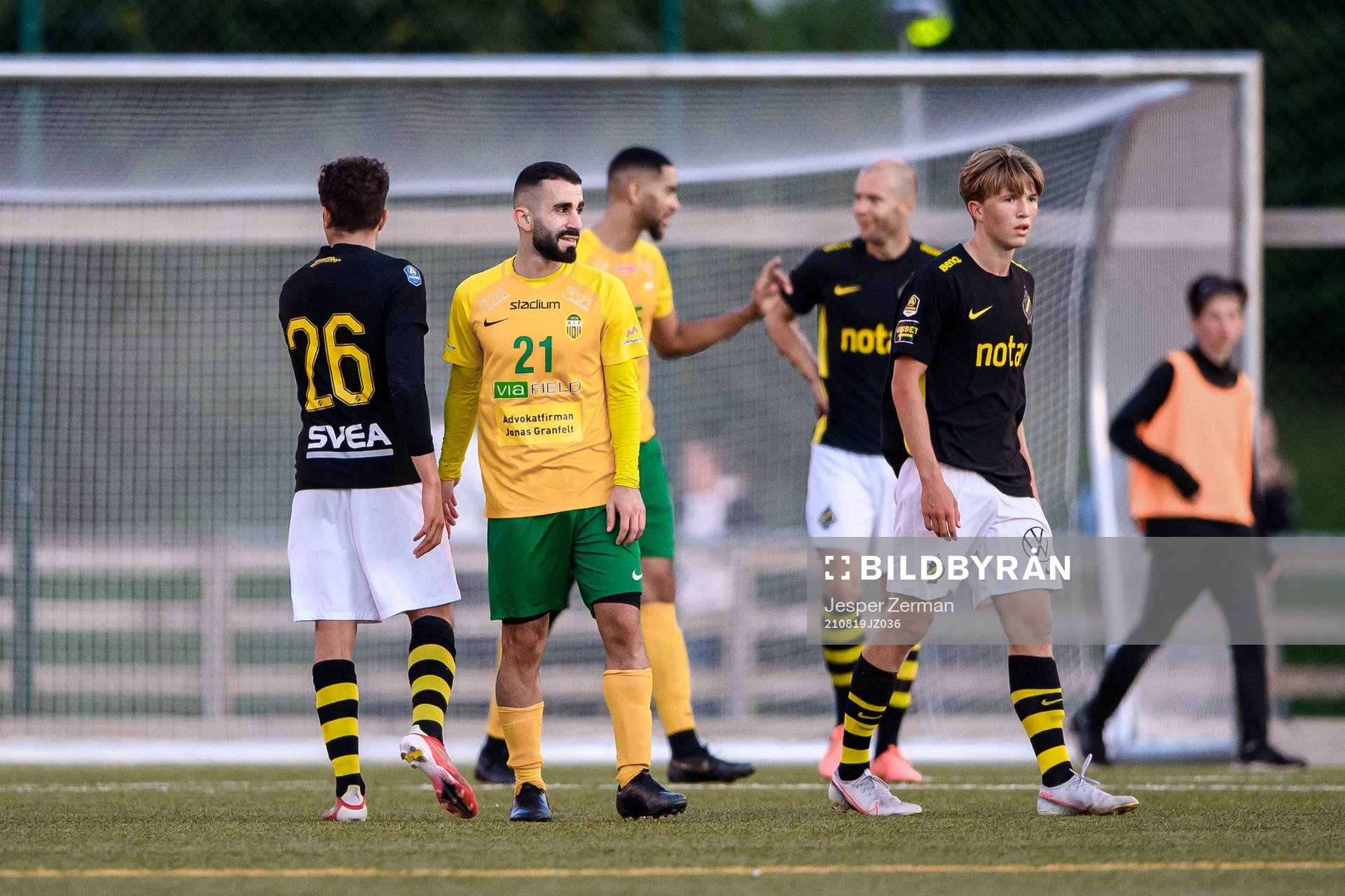 s Yasin Ayari och Rågsveds Serta Gemici