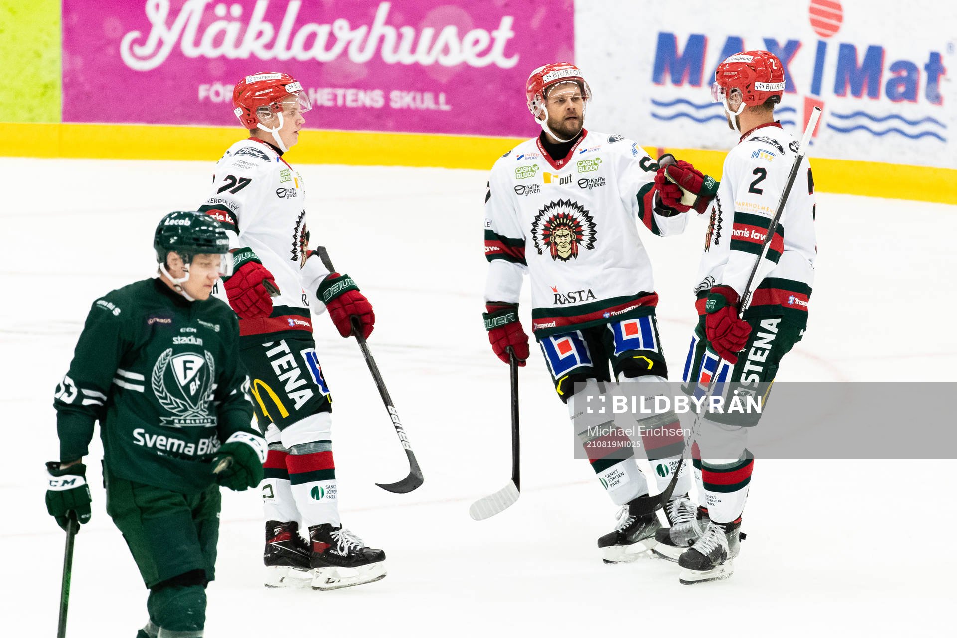 Frölundas Jacob Nilsson jublar med lagkamrater