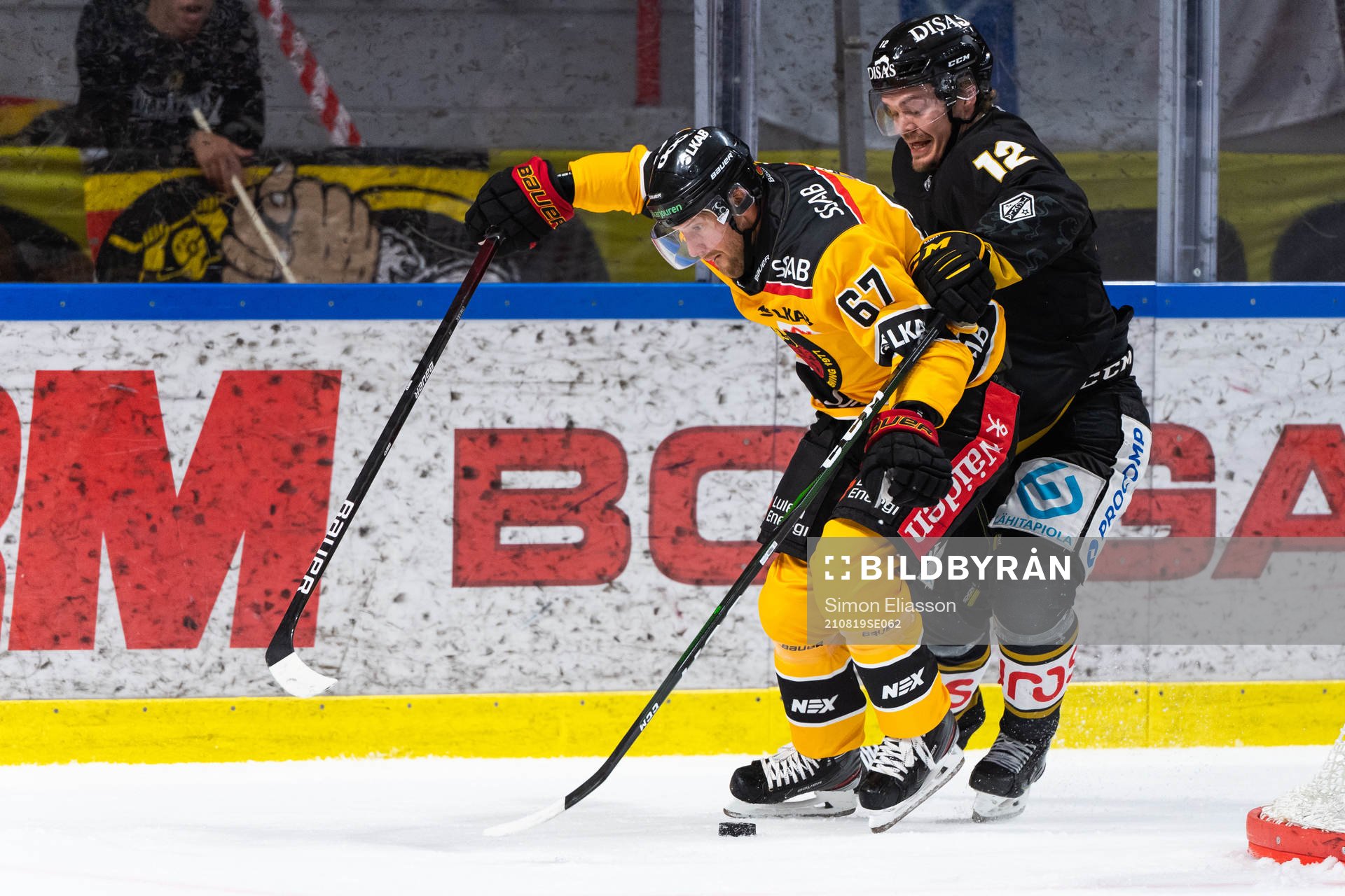 Luleås Linus Omark underträningsmatchen i ishockey mellan