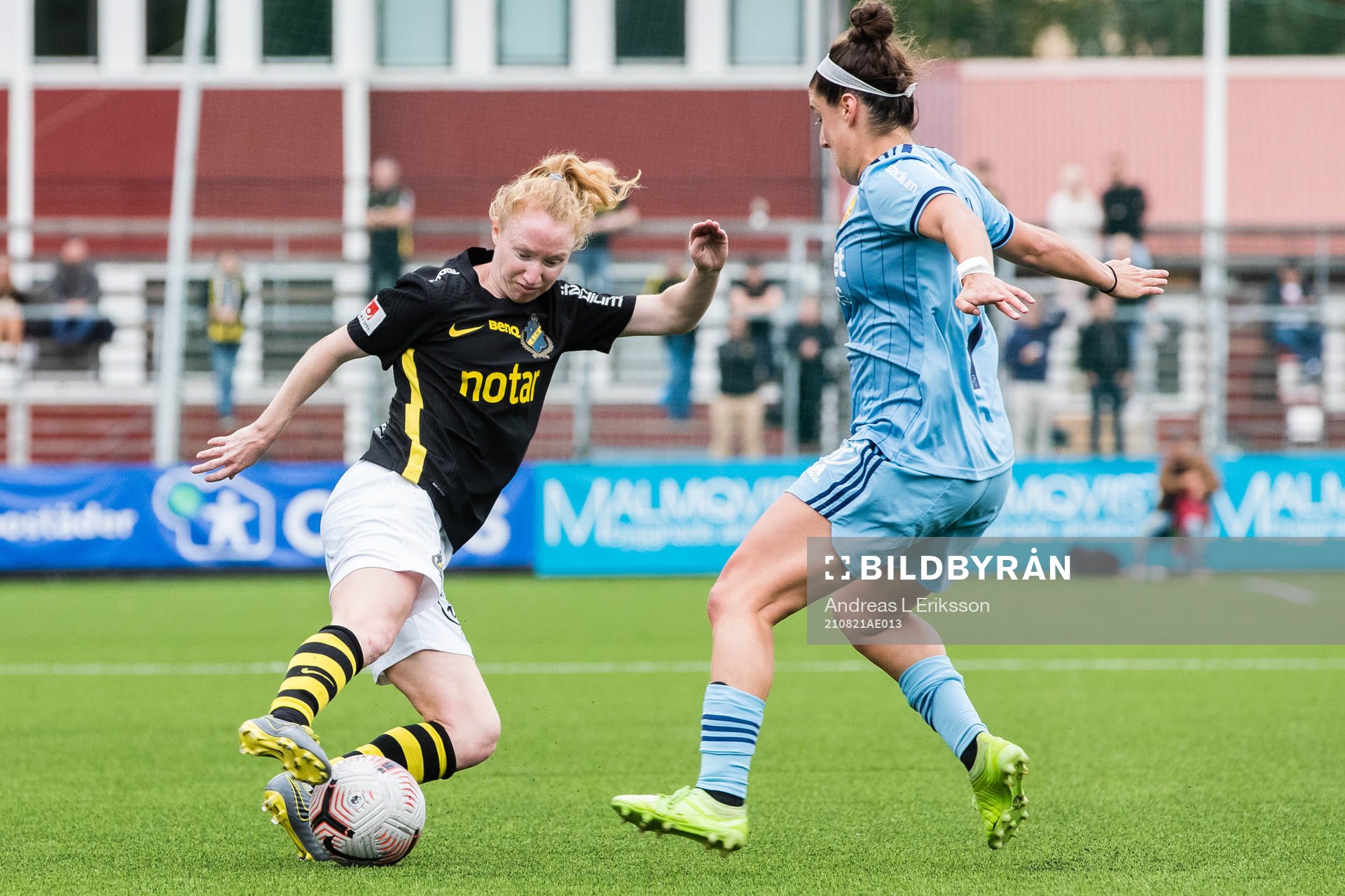 s Caroline Murray och Djurgårdens Hayley Dowd