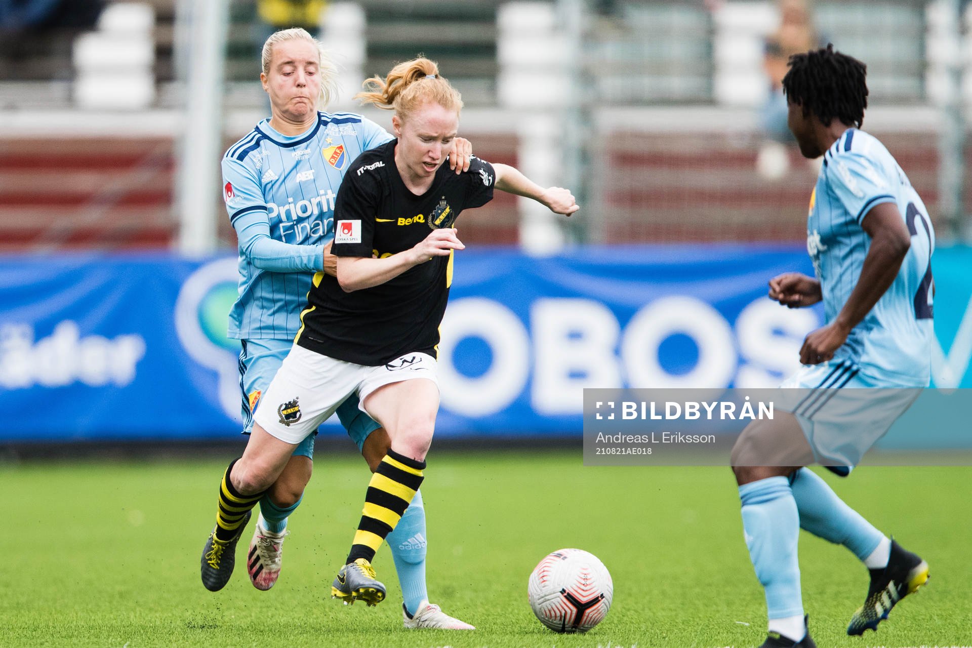 s Caroline Murray och Djurgårdens Fanny Lång