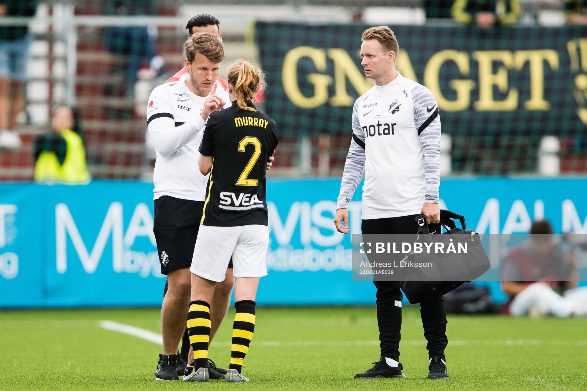 s Caroline Murray kontrolleras av läkarteamet