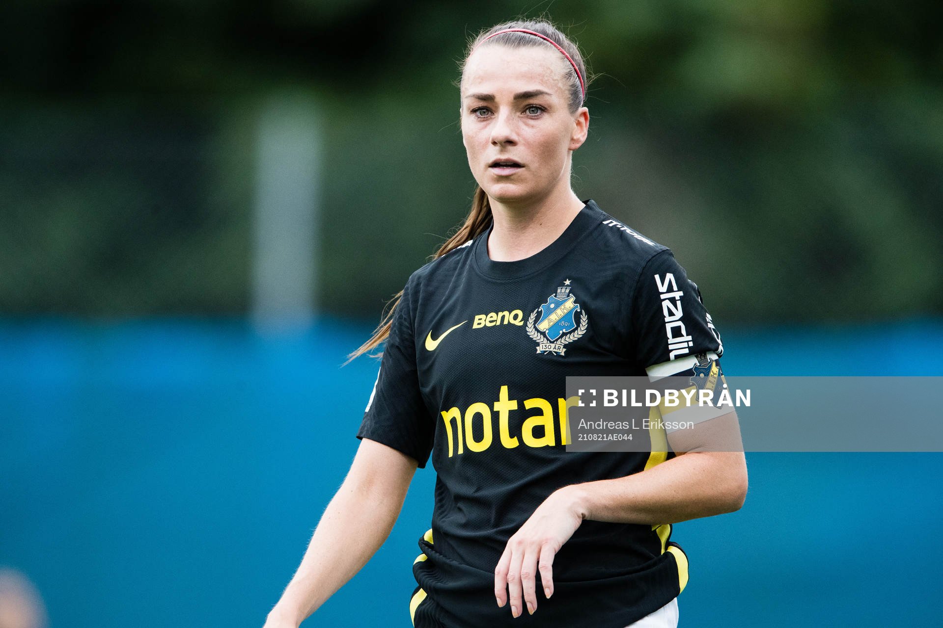 AIK:s Hallbera Gísladóttir under fotbollsmatchen i Damallsvenskan mellan AIK och Djurgården den 21 augusti 2021 i Stockholm. 
