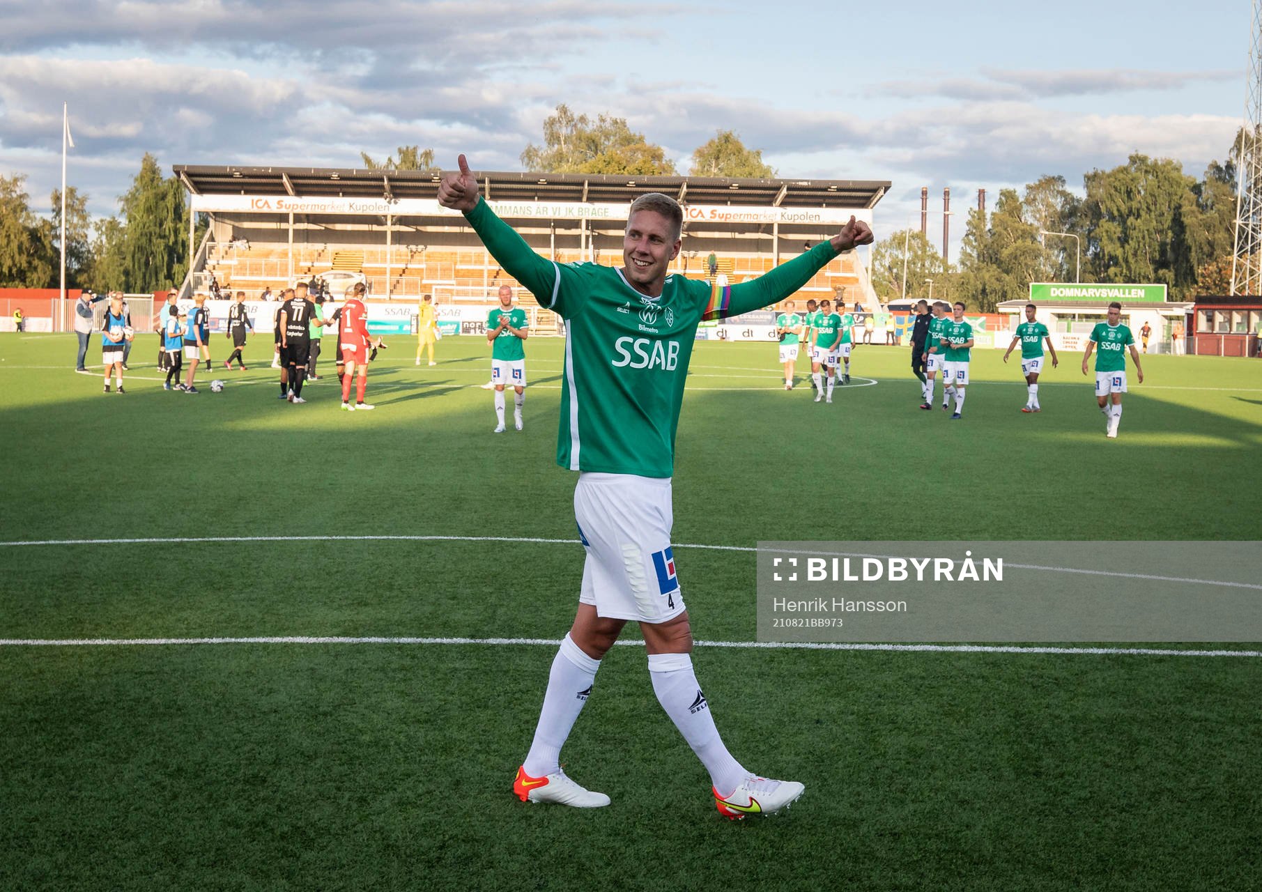 Brages Mattias Liljestrand jublar
