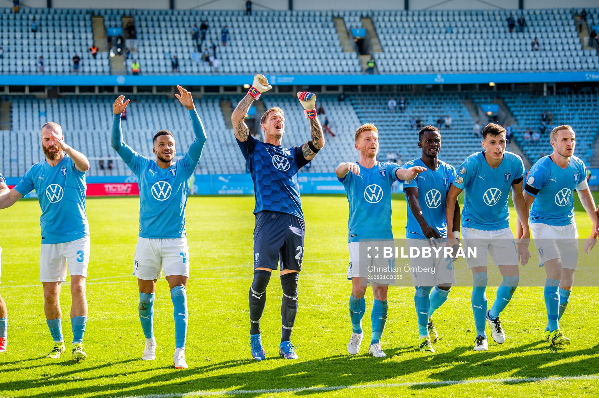 Malmö FFs Martin Olsson, målvakt Johan Dahlin och Anders