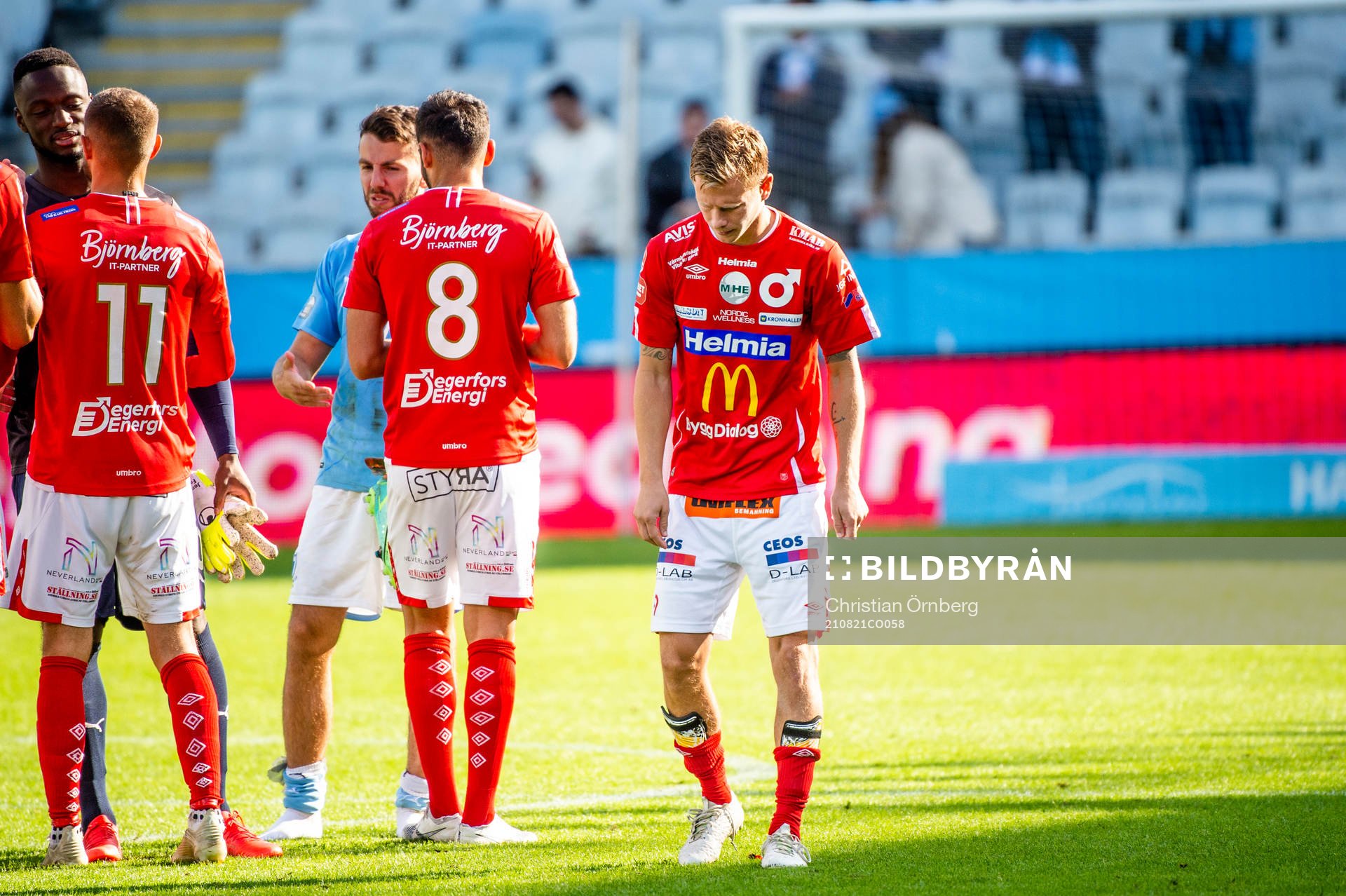 Degerfors Johan Bertilsson deppar med lagkamraterna