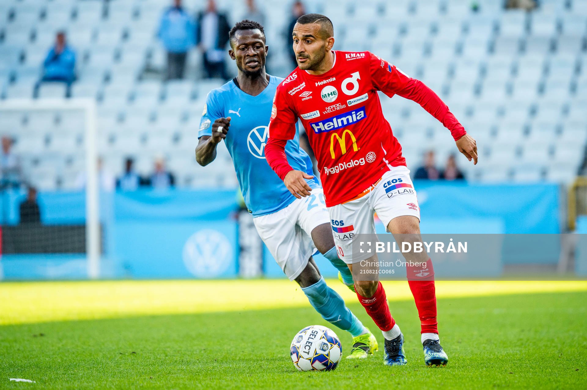 Degerfors Sargon Abraham mot Malmö FFs Bonke Innocent
