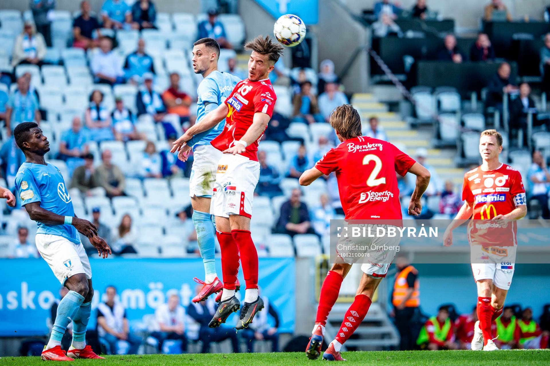Malmö FFs Veljko Birmancevic mot Degerfors Daniel Janevski