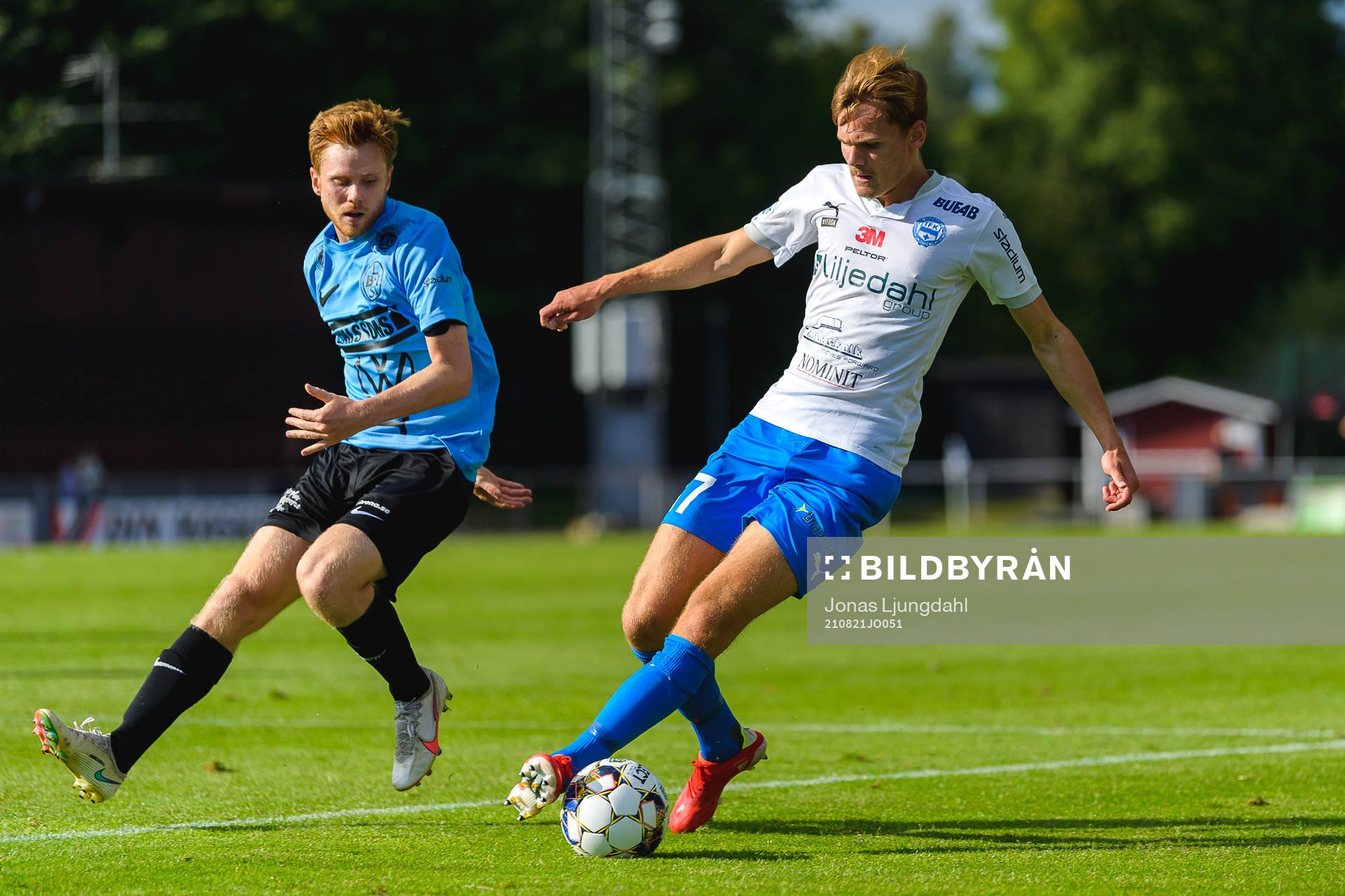 Landskronas Dennis Olofsson och Värnamos Oscar Uddenäs