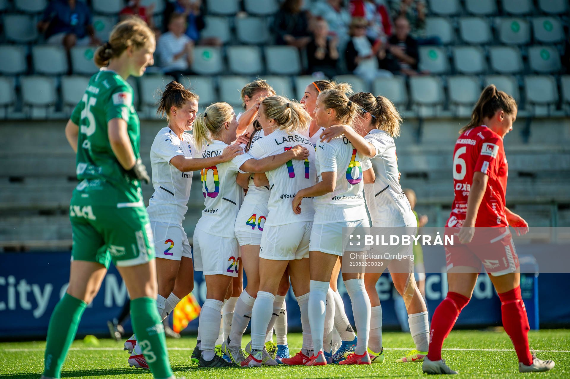 Rosengårds Bea Sprung jublar med lagkamraterna