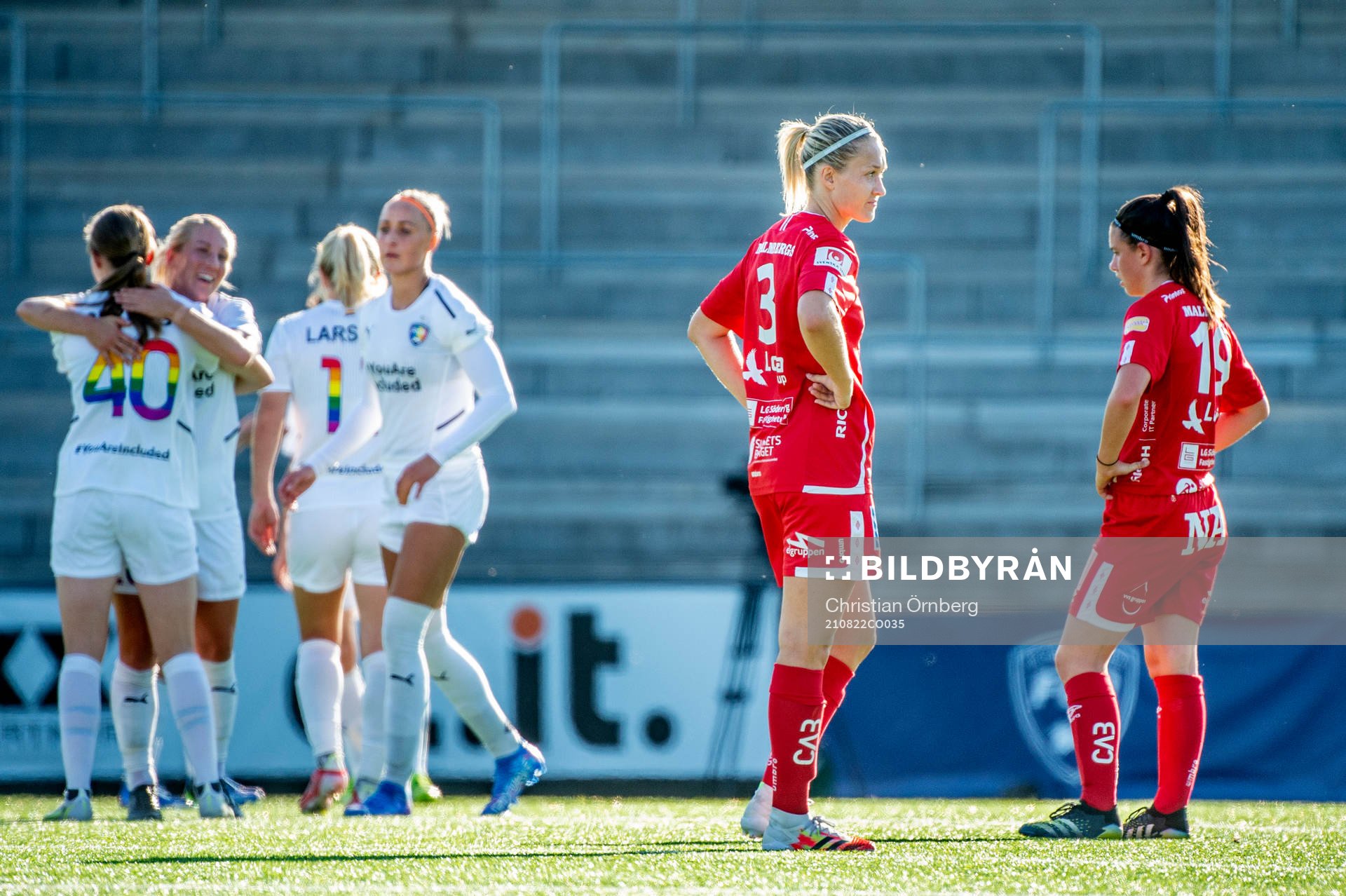 Örebros Sanna Kullberg och Emilia Pelgander deppar