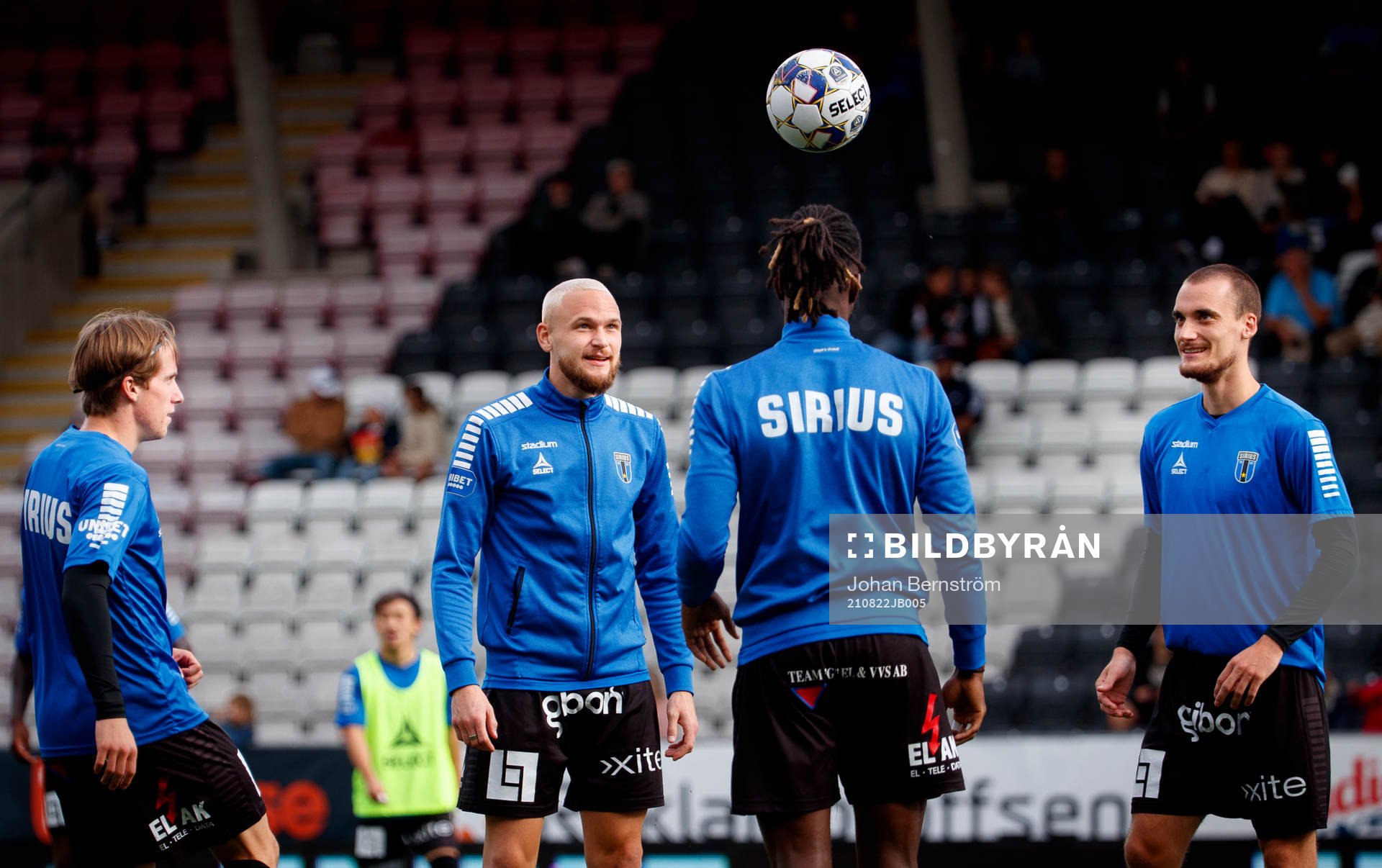 Sirius spelarna värmer upp