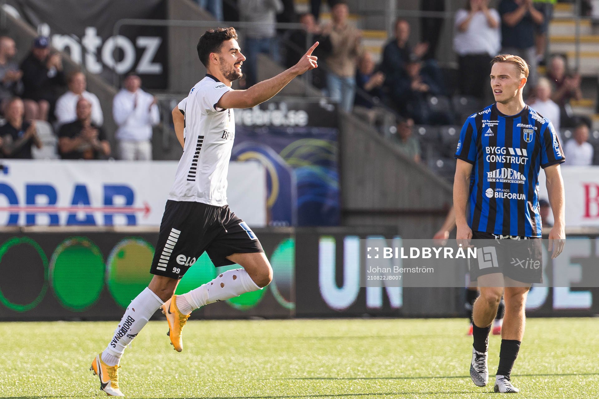 Örebros Deniz Hümmet jublar