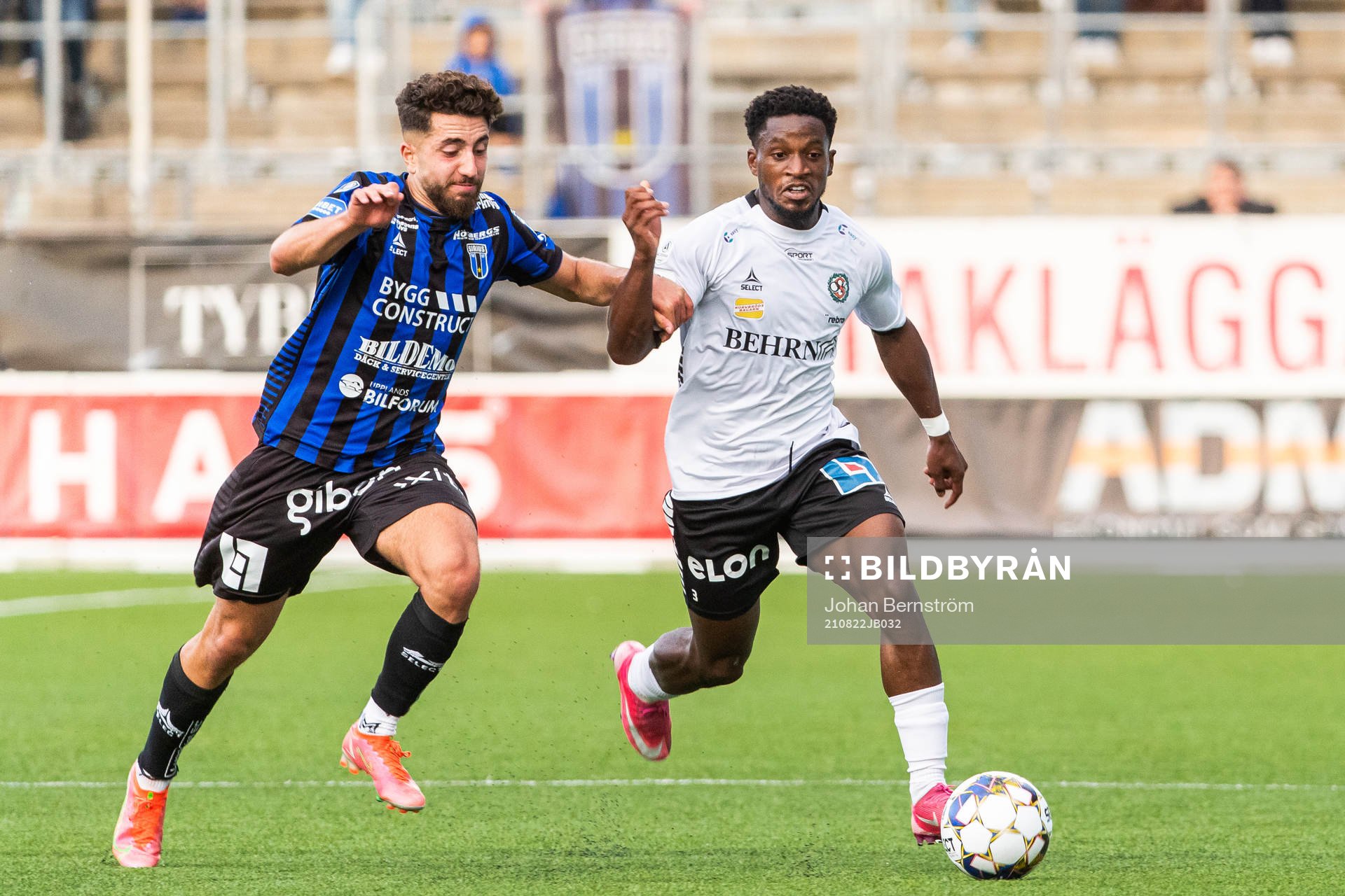 Sirius Moustafa Zeidan och Örebros Kevin Wright