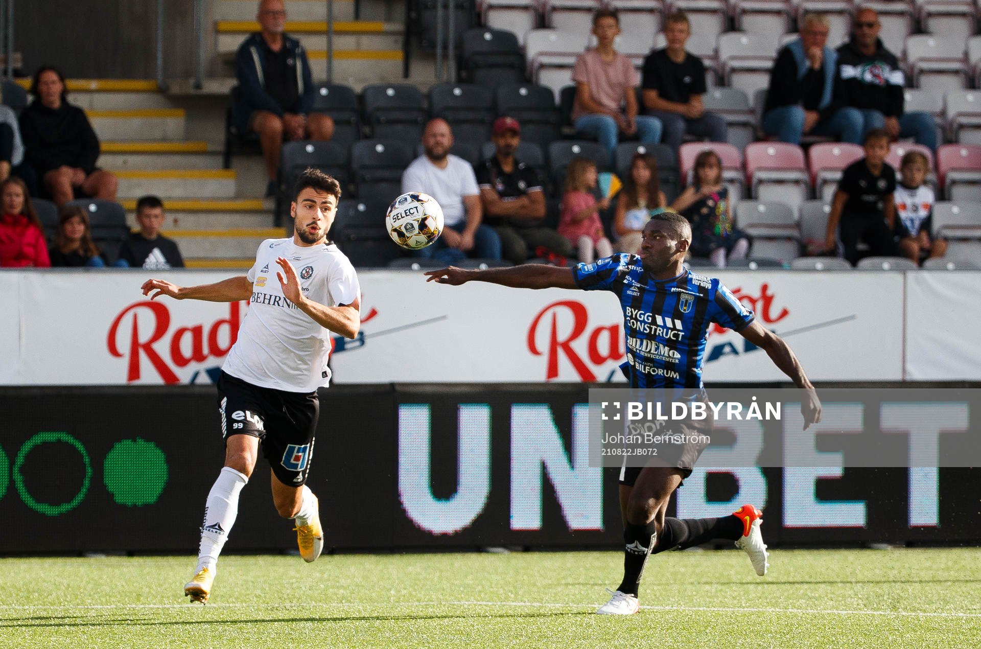 Örebros Deniz Hümmet gör 1-0