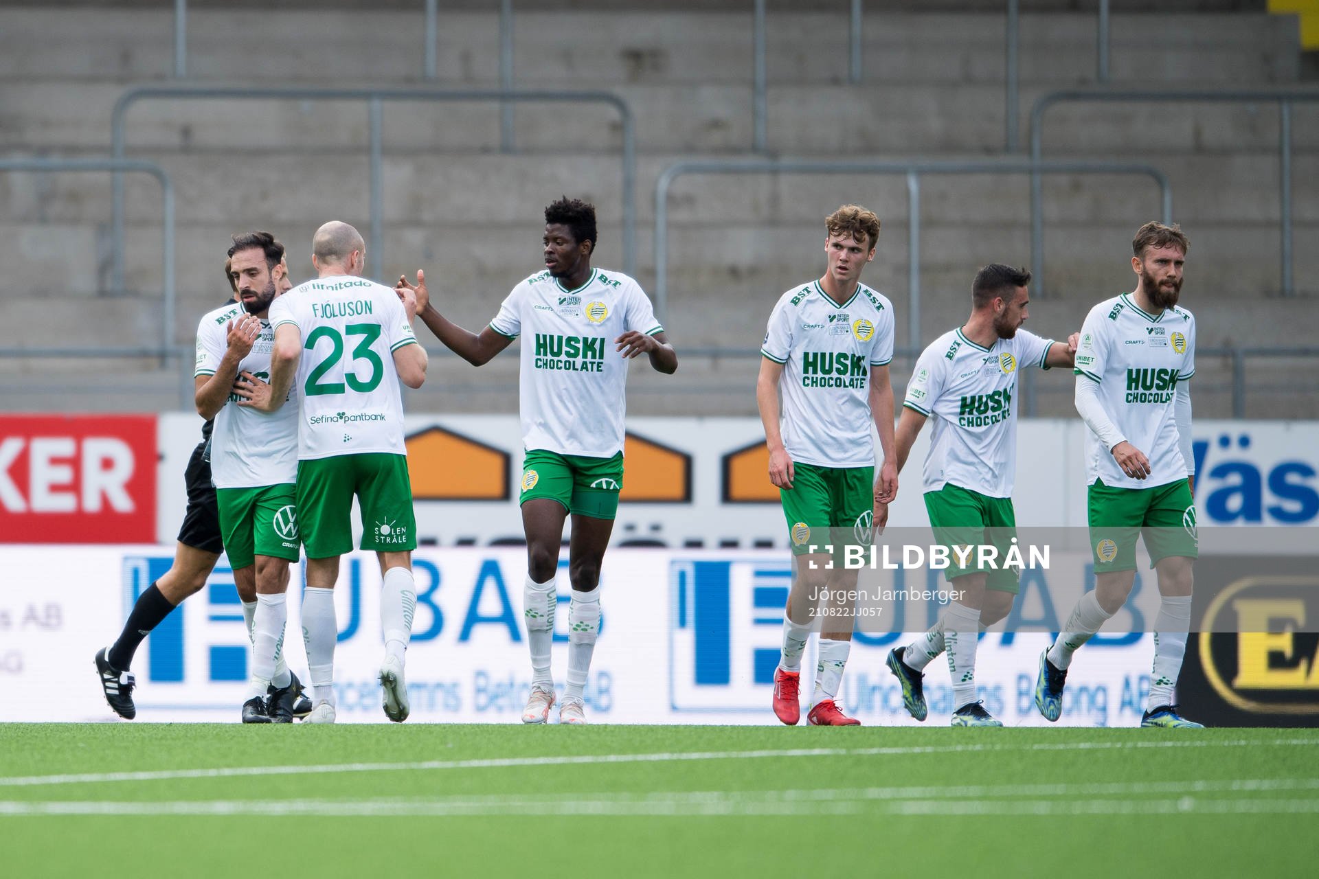 Hammarbys Abdul Khalili jublar med lagkamraterna