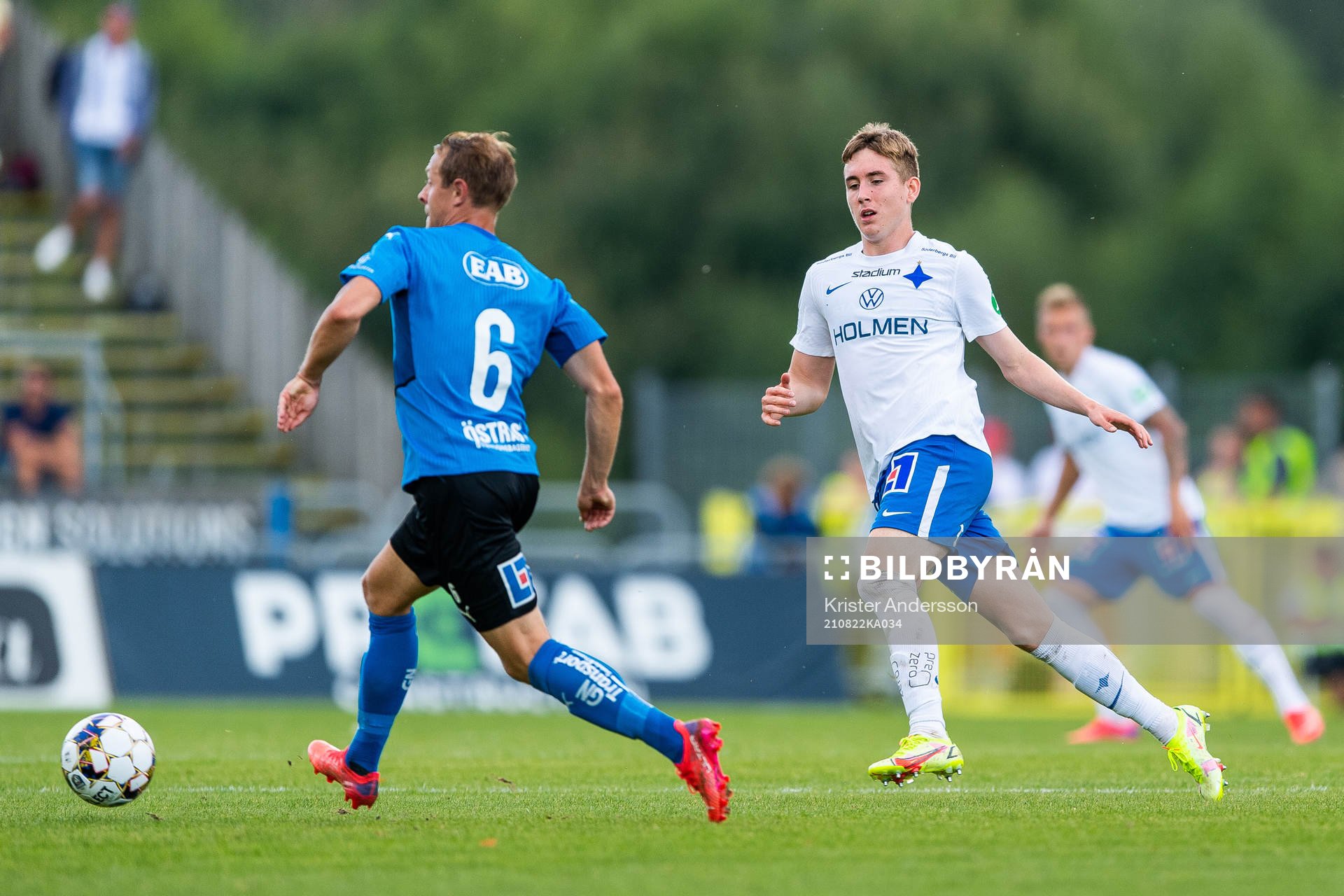 Halmstads Joel Allansson och IFK Norrköpings Isak Bergmann