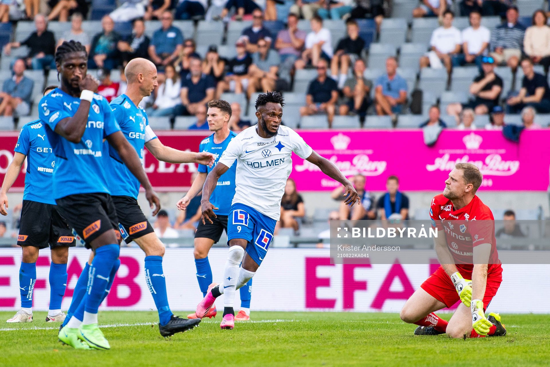 IFK Norrköpings Samuel Adegbenro jublar