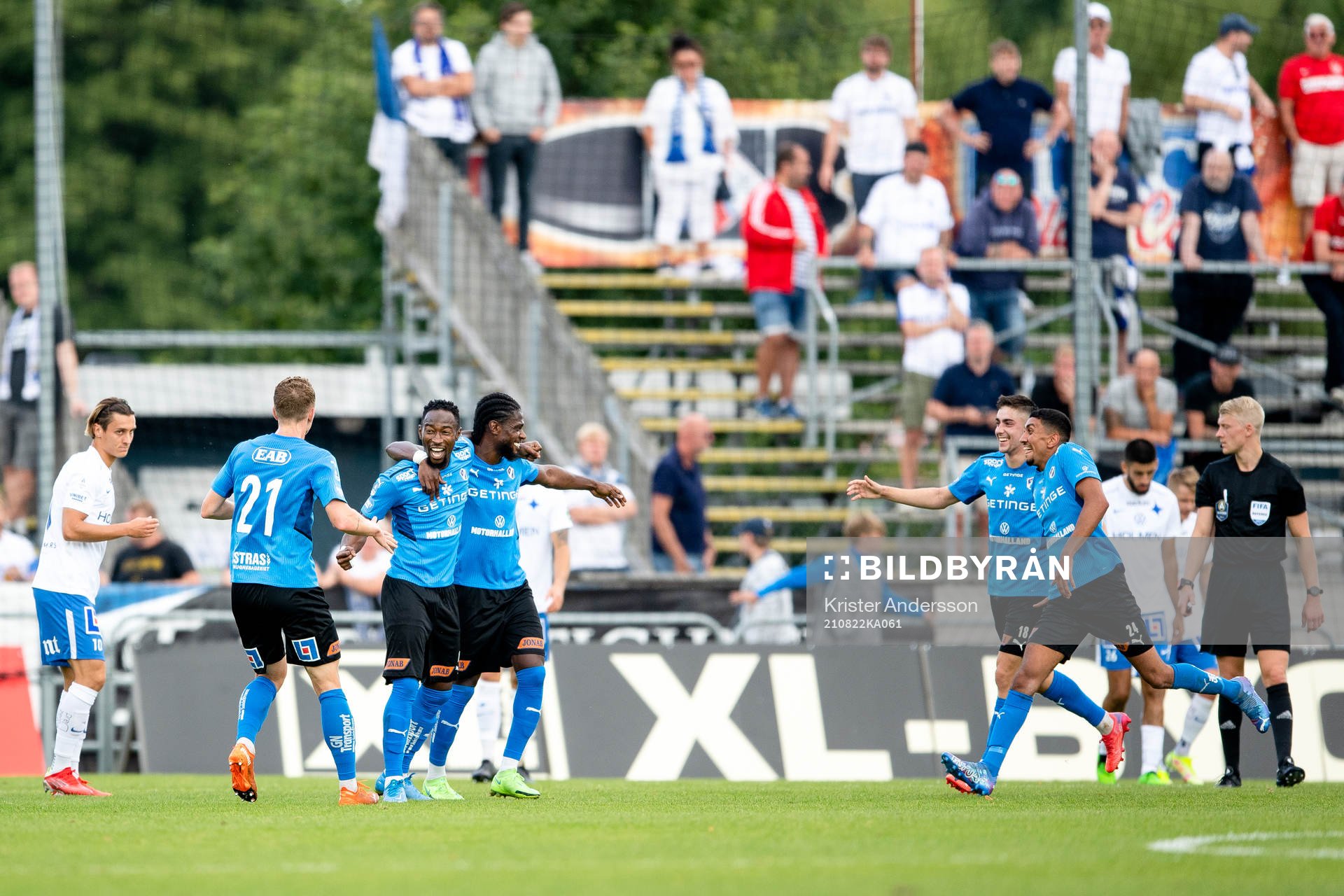 Halmstads Sadat Karim jublar med laget