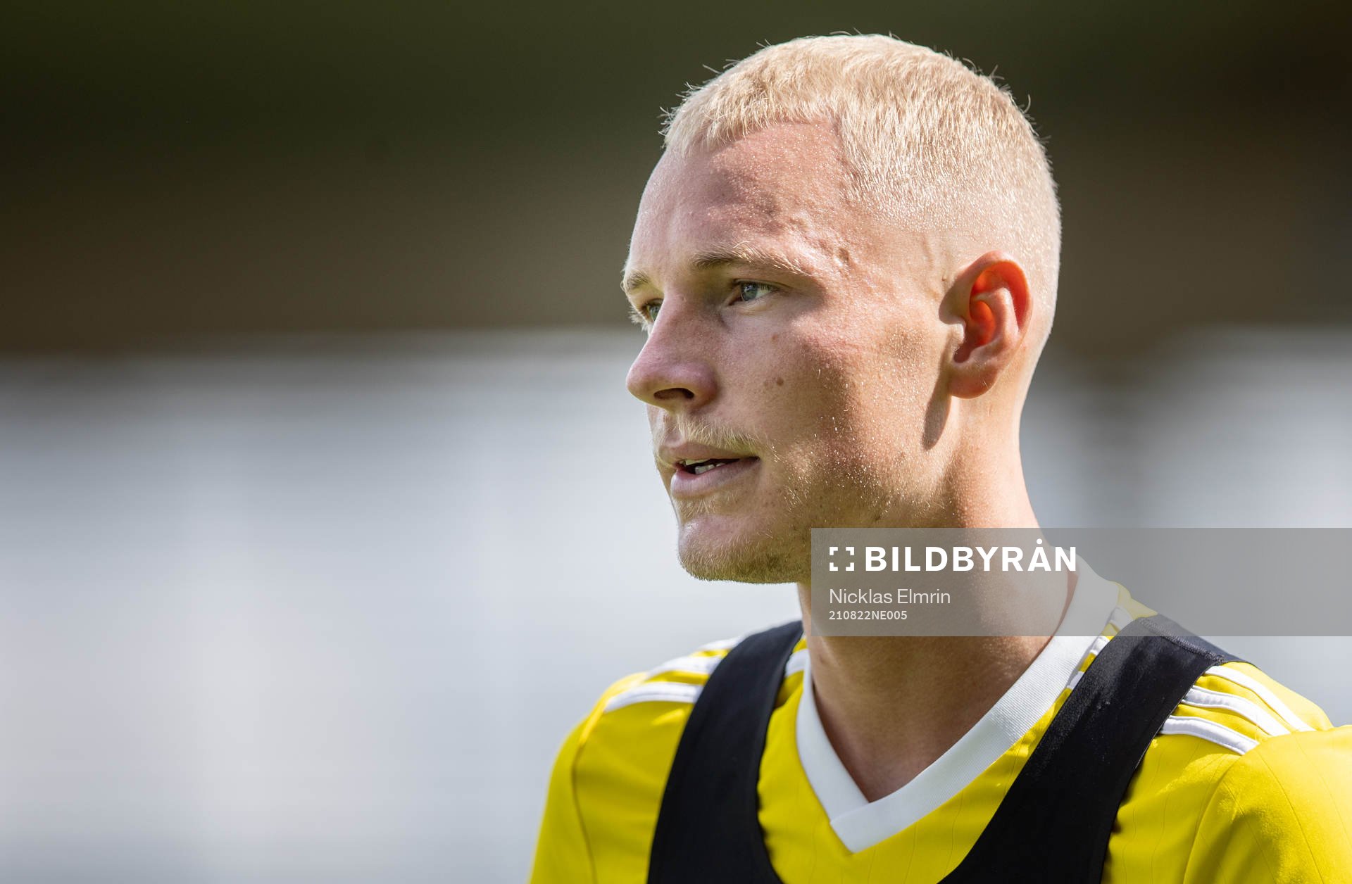 Falkenbergs Adam Bergmark Wiberg innan fotbollsmatchen i