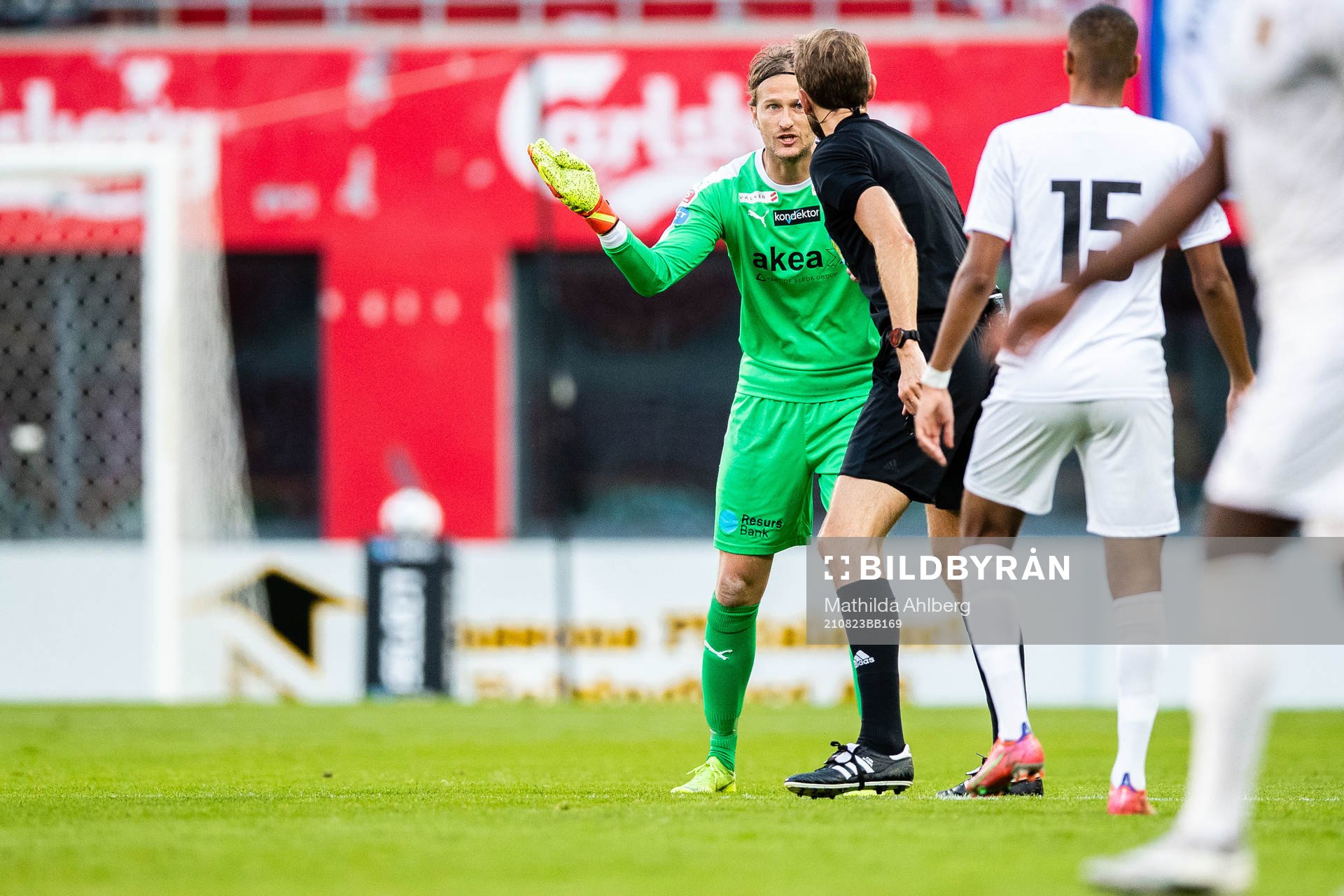 Helsingborgs målvakt Anders Lindegaard reagearar