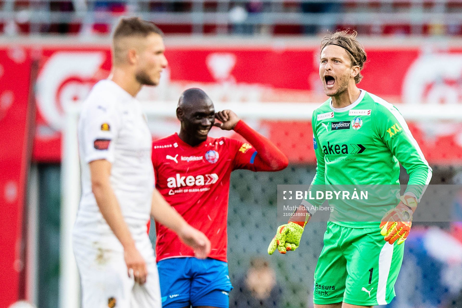 Helsingborgs målvakt Anders Lindegaard reagearar