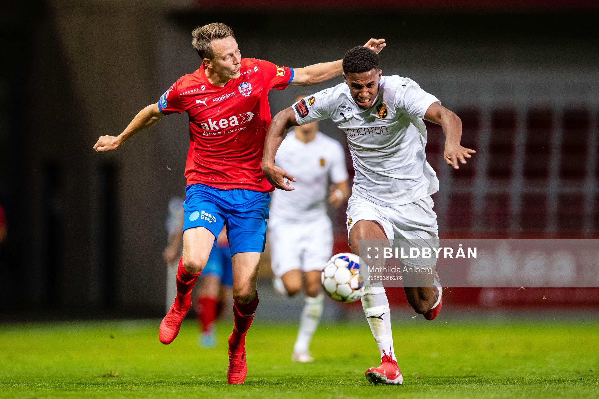 Helsingborgs Viktor Lundberg och Vasalunds Isak Hien