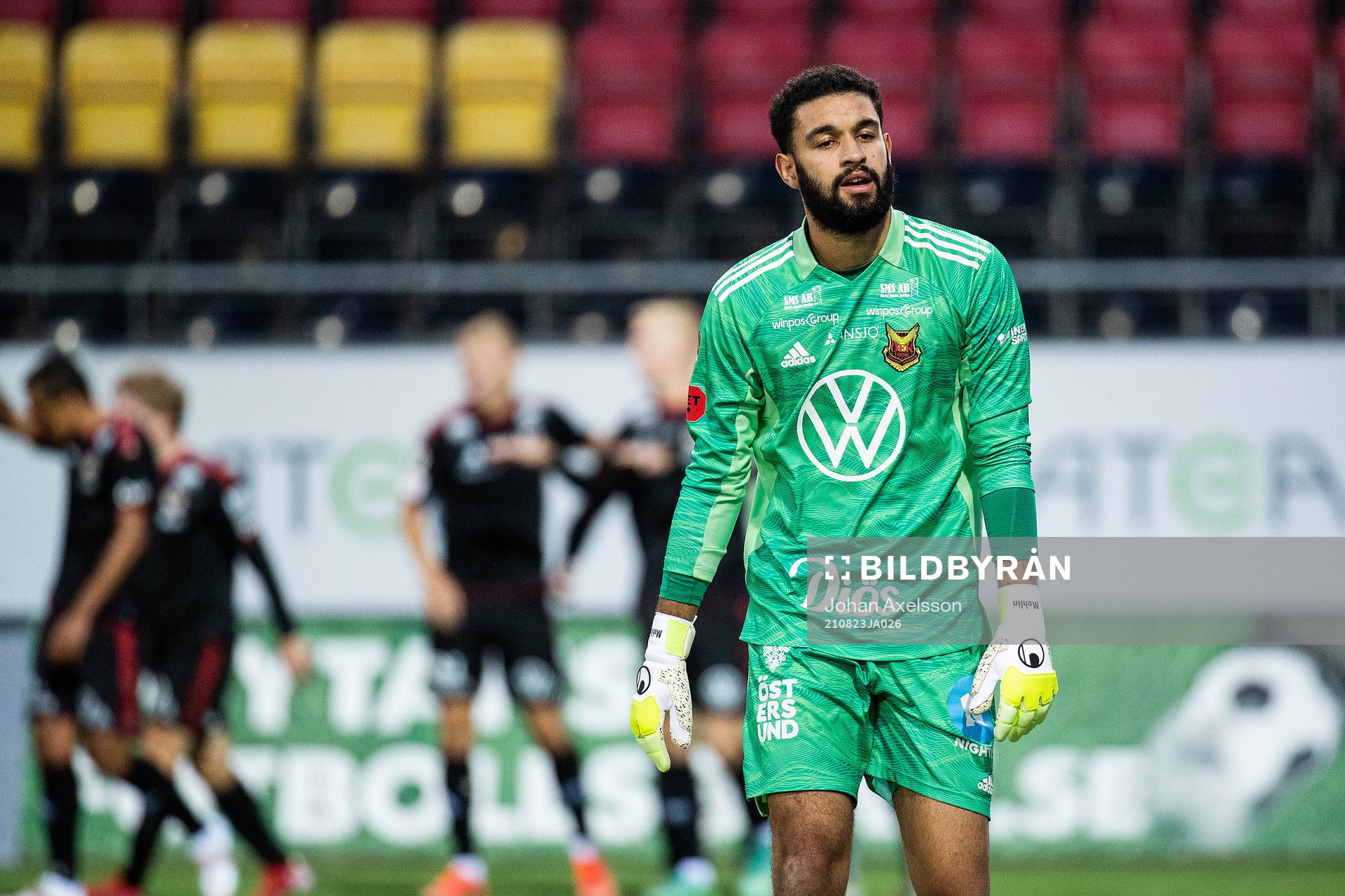 Östersunds målvakt Sixten Mohlin deppar