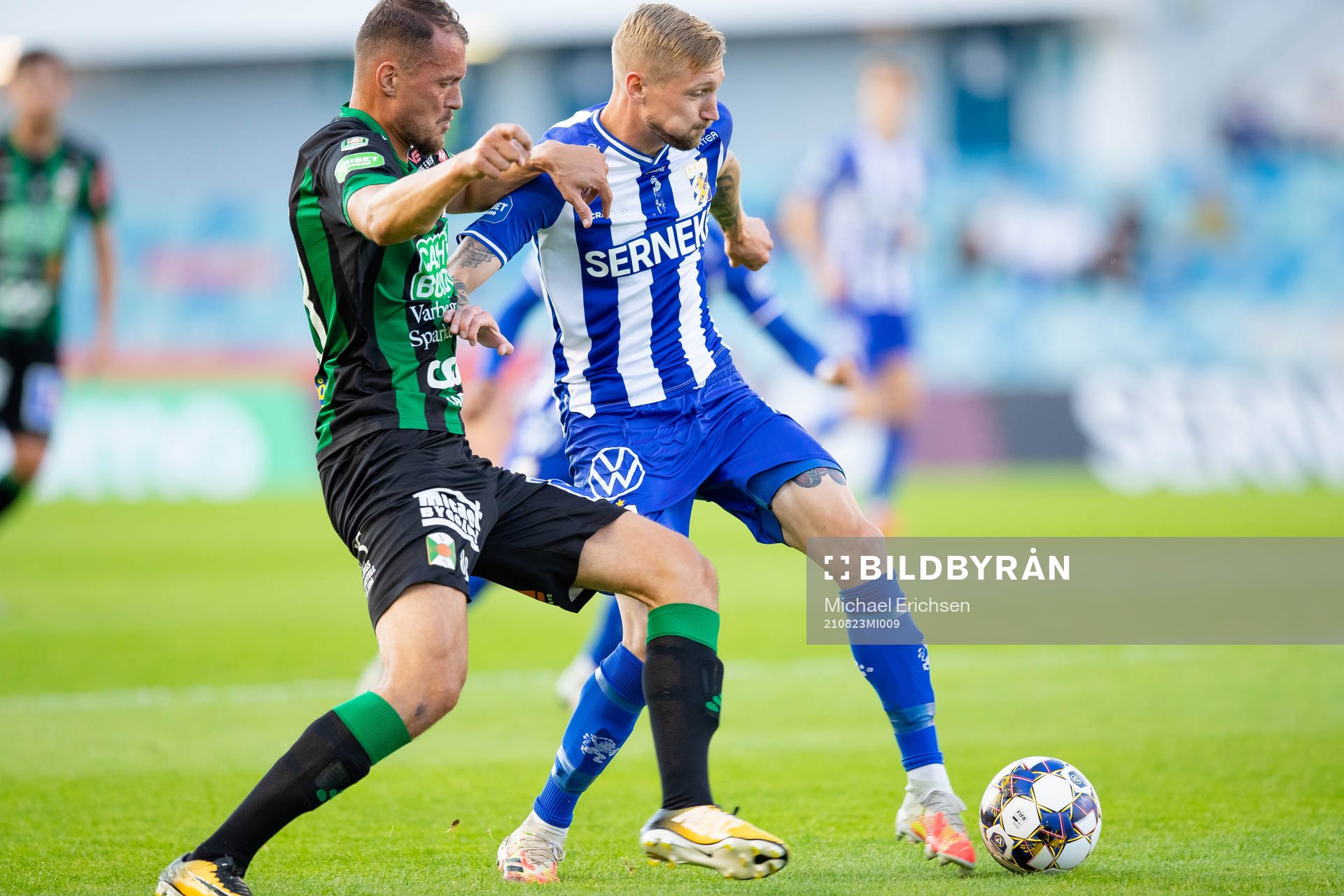 Varbergs Albert Ejupi och IFK Göteborgs Sebastian Eriksson