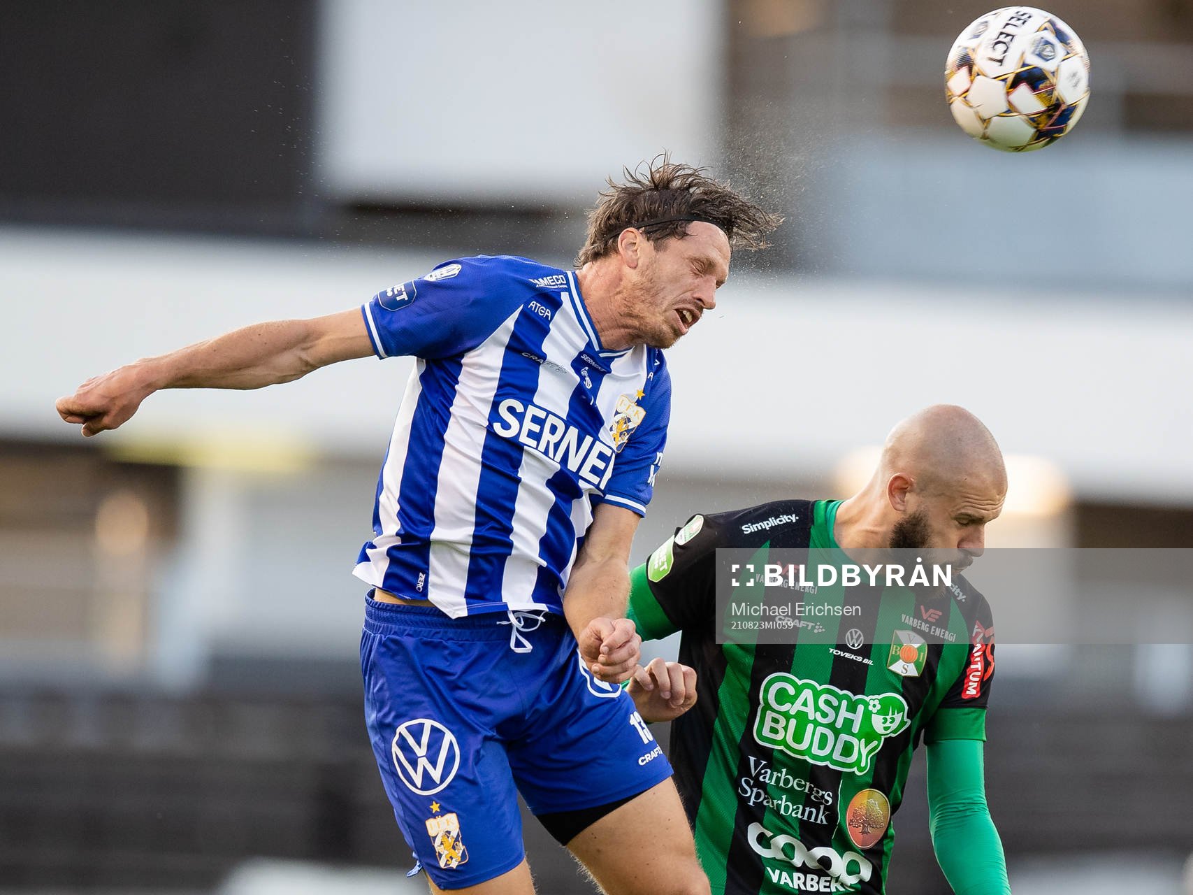 IFK Göteborgs Gustav Svensson och Varbergs Robin Simovic