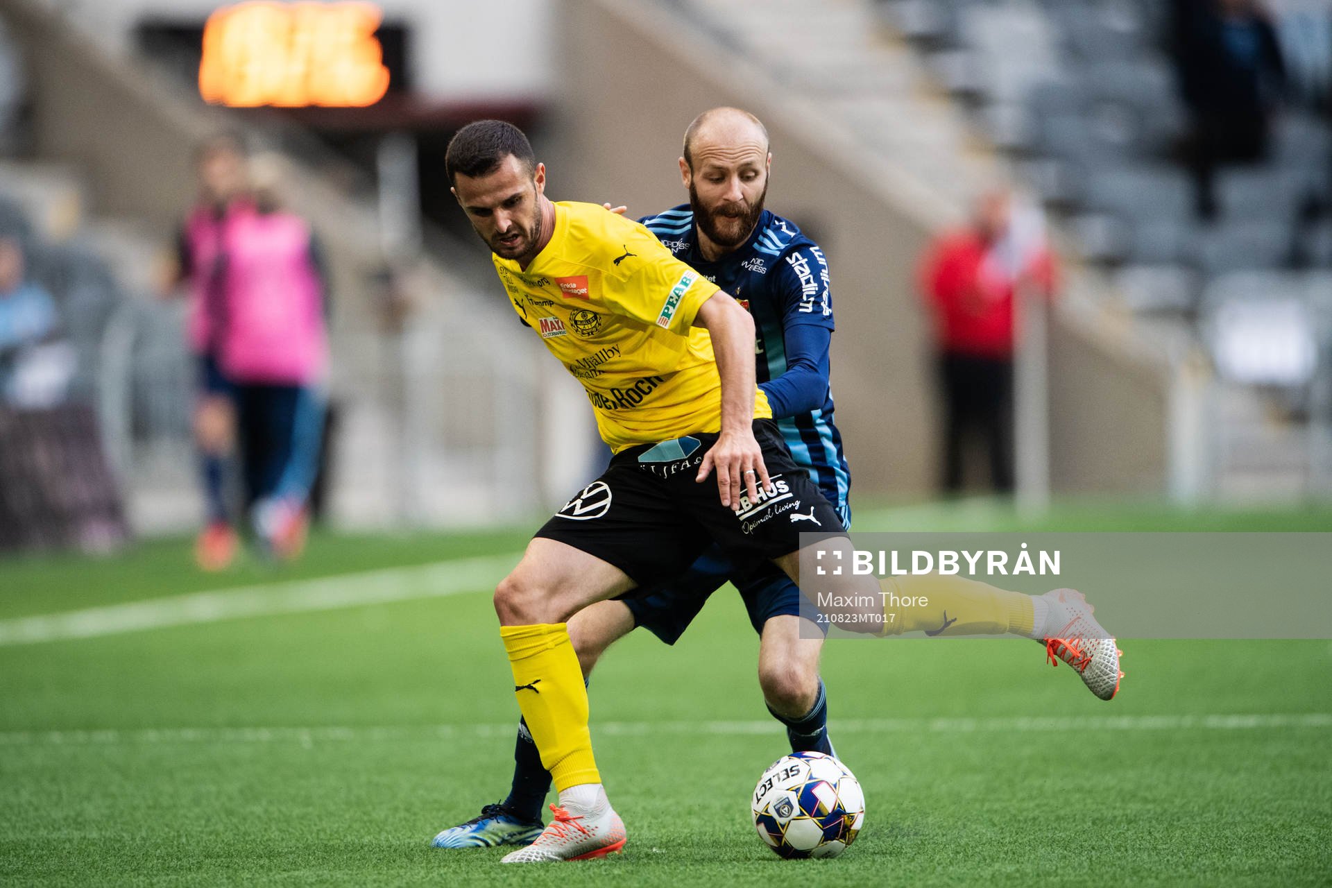Mjällbys Kadir Hodzic och Djurgårdens Curtis Edwards