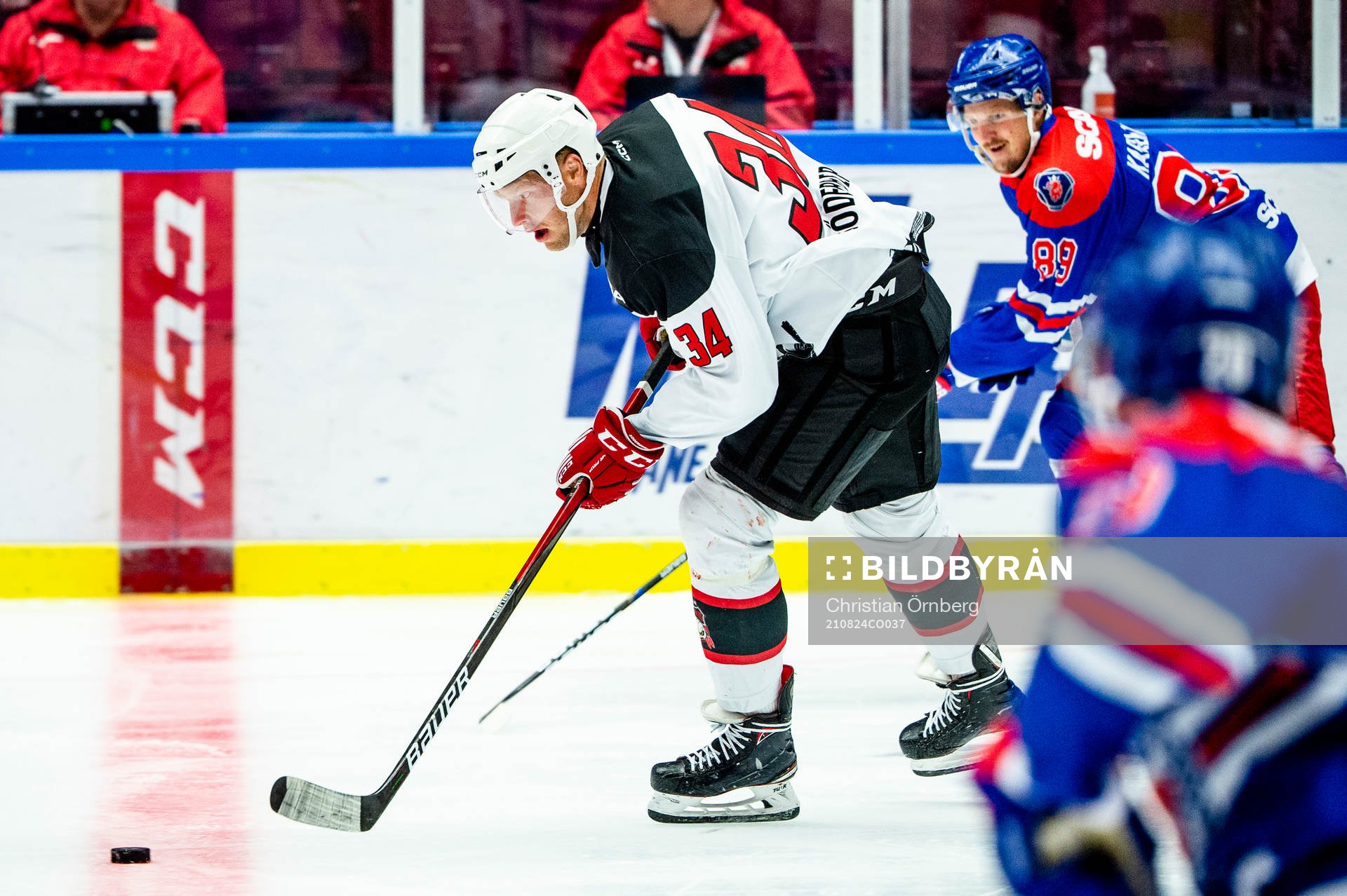 Malmö Redhawks Carl Söderberg mot Oskarshamns Patrik